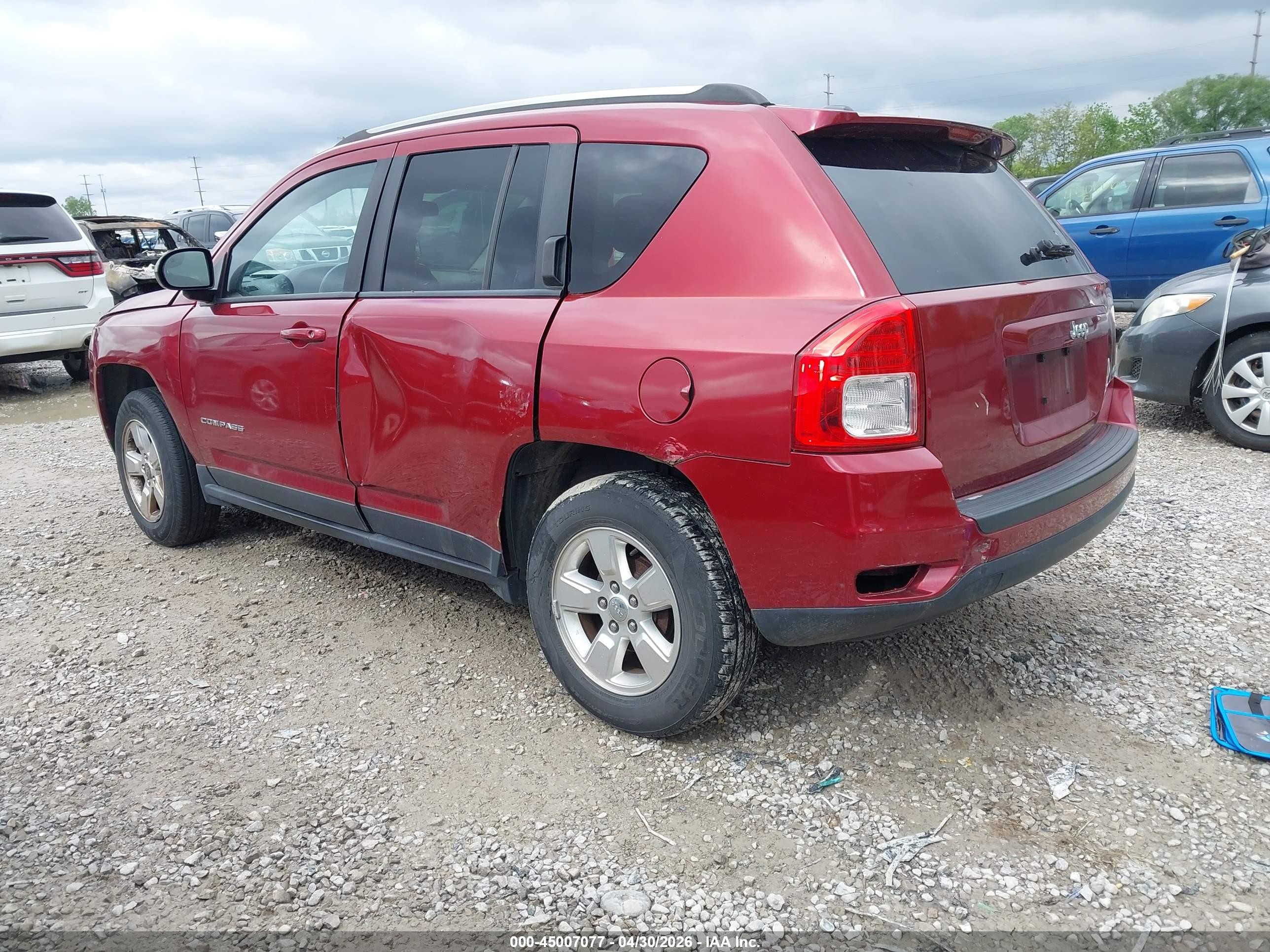 2013 Jeep Compass Latitude Maroon vin: 1C4NJCEA1DD208389