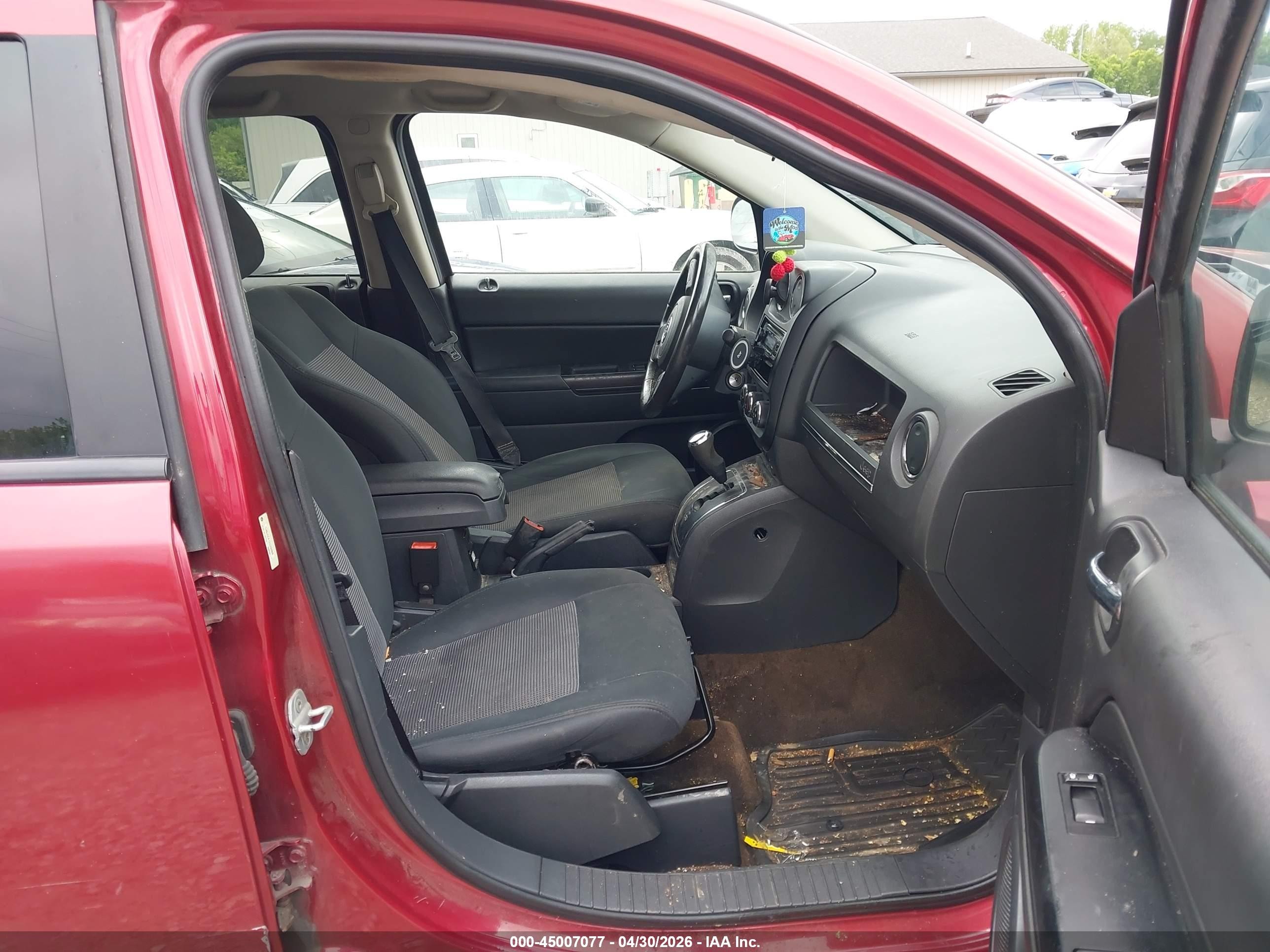 2013 Jeep Compass Latitude Maroon vin: 1C4NJCEA1DD208389