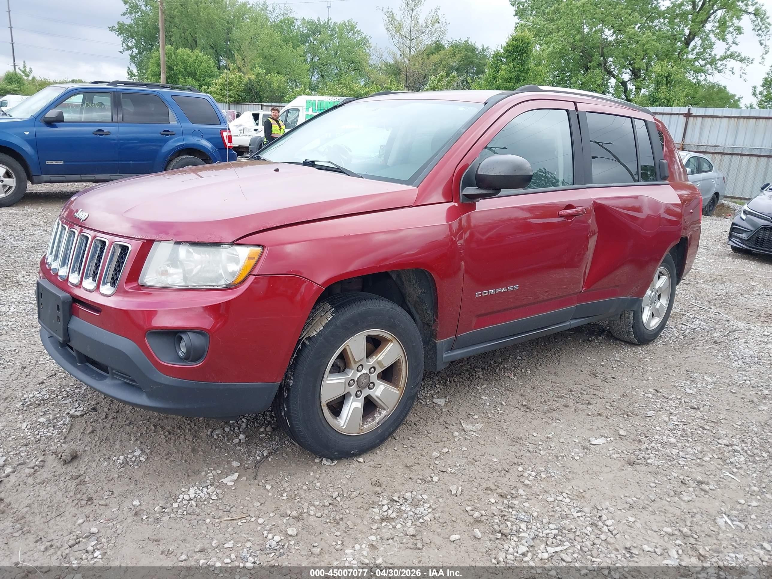 2013 Jeep Compass Latitude Maroon vin: 1C4NJCEA1DD208389