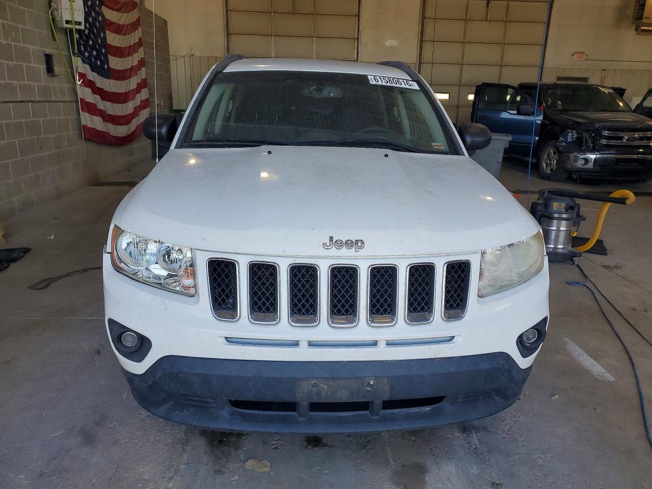 2013 Jeep Compass Latitude White vin: 1C4NJCEA1DD230117