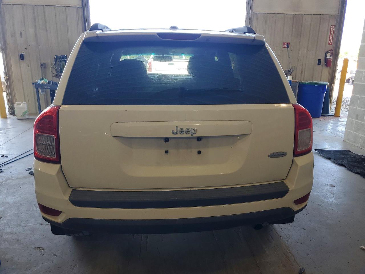 2013 Jeep Compass Latitude White vin: 1C4NJCEA1DD230117