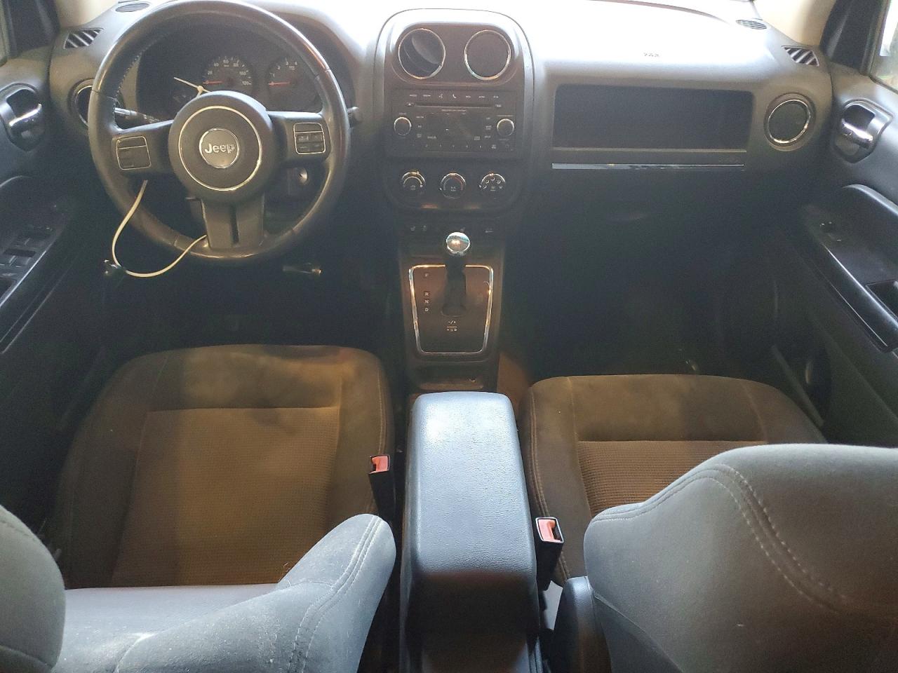 2013 Jeep Compass Latitude White vin: 1C4NJCEA1DD230117
