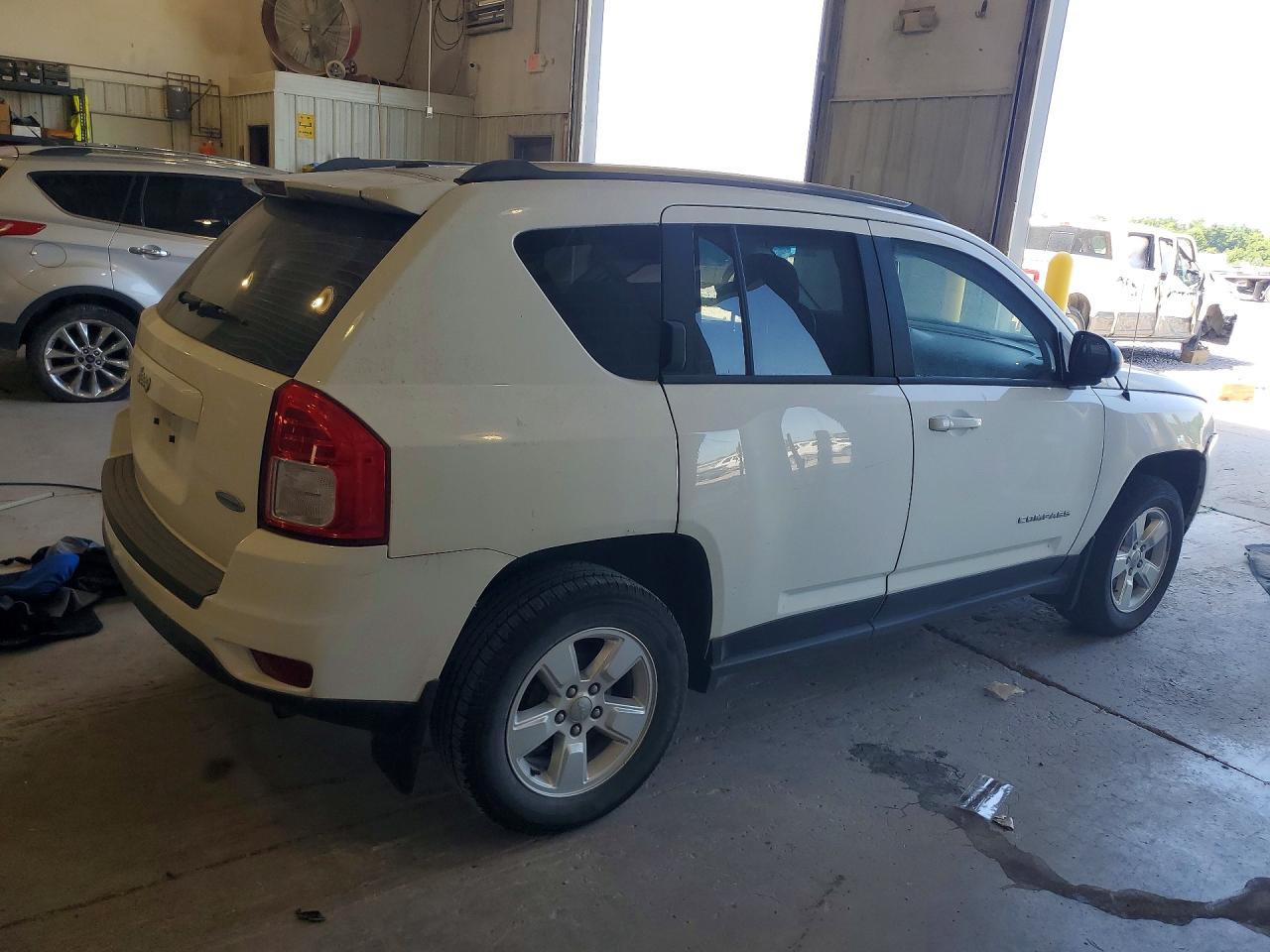 2013 Jeep Compass Latitude White vin: 1C4NJCEA1DD230117