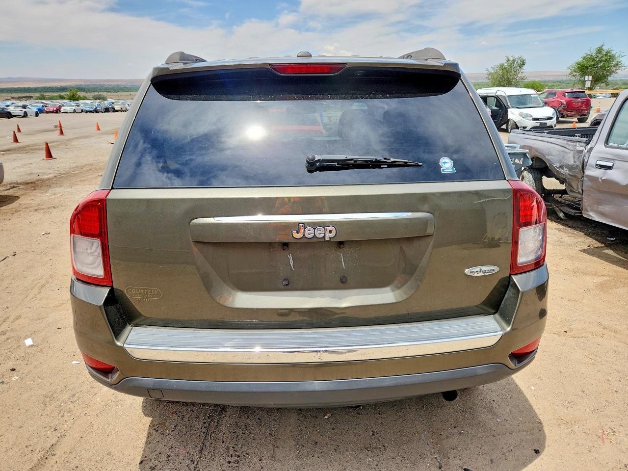 2015 Jeep Compass Latitude Green vin: 1C4NJCEA1FD191547