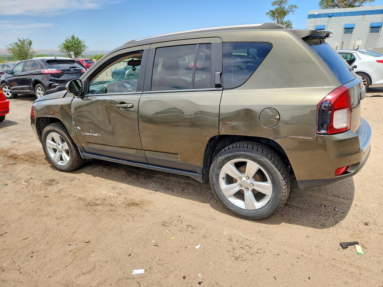2015 Jeep Compass Latitude Green vin: 1C4NJCEA1FD191547