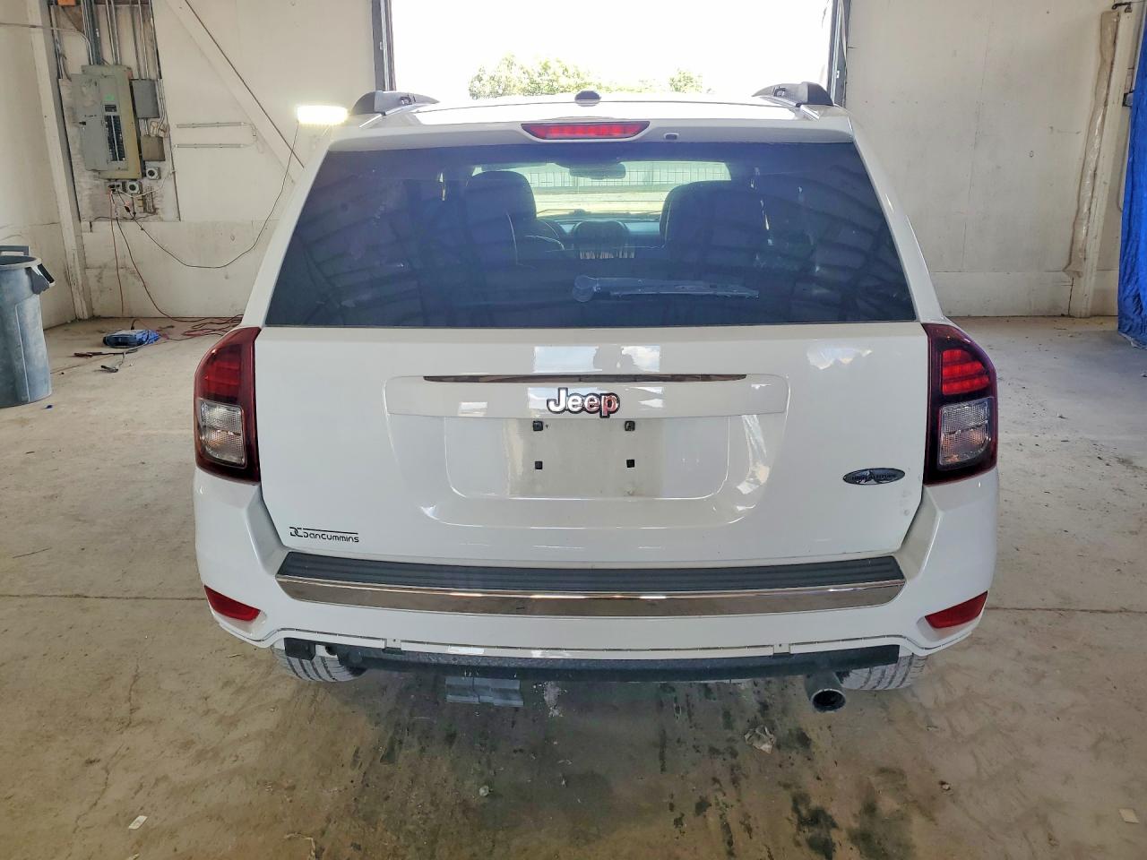 2016 Jeep Compass Latitude Белый vin: 1C4NJCEA1GD590458