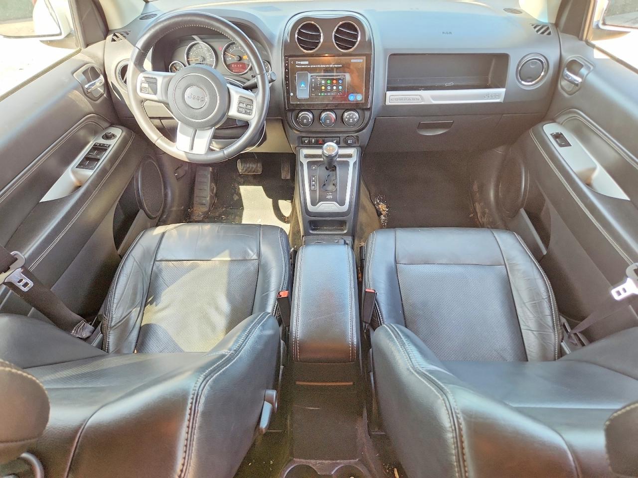 2017 Jeep Compass Latitude White vin: 1C4NJCEA1HD119668