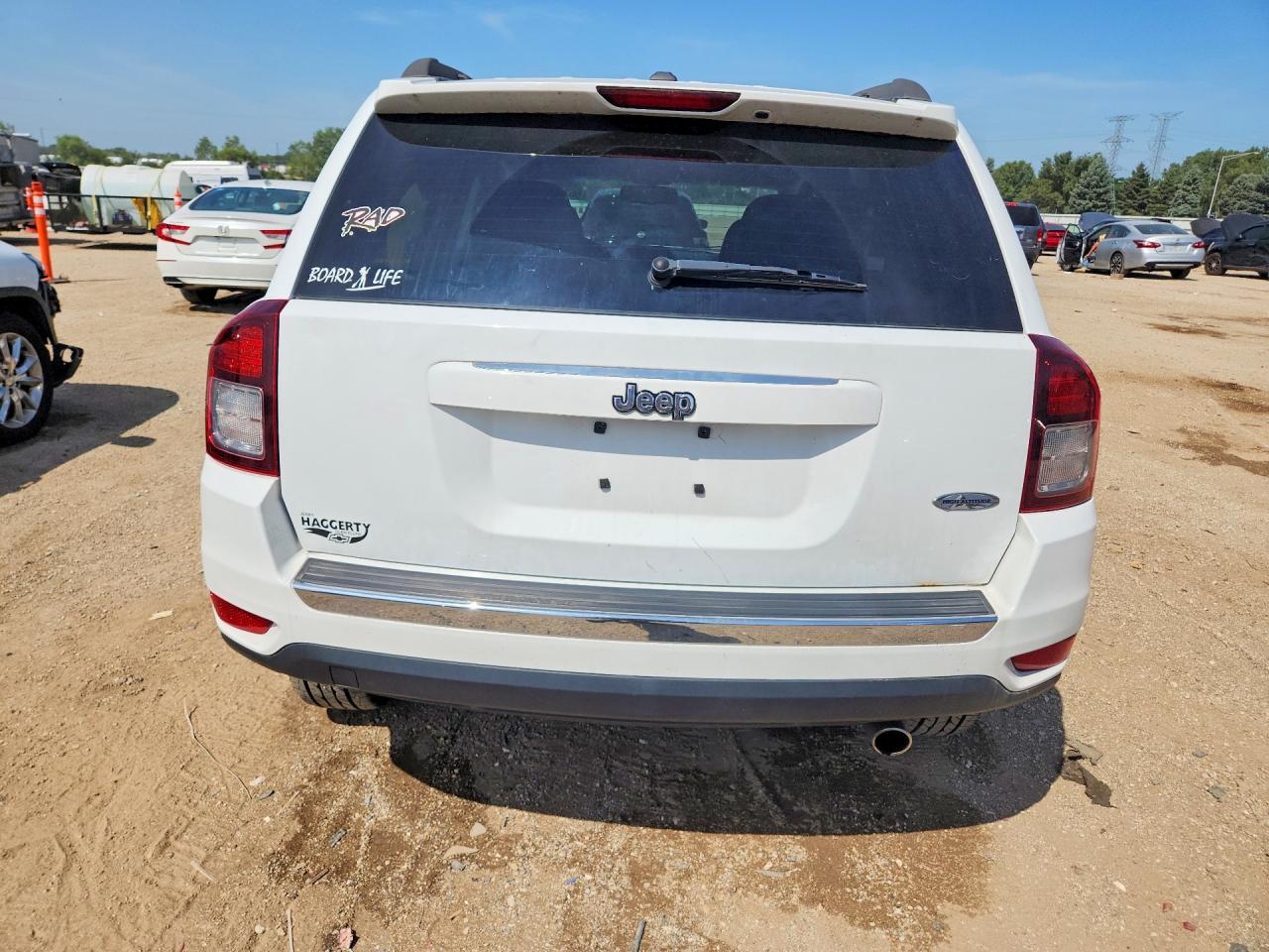 2017 Jeep Compass Latitude White vin: 1C4NJCEA1HD119668