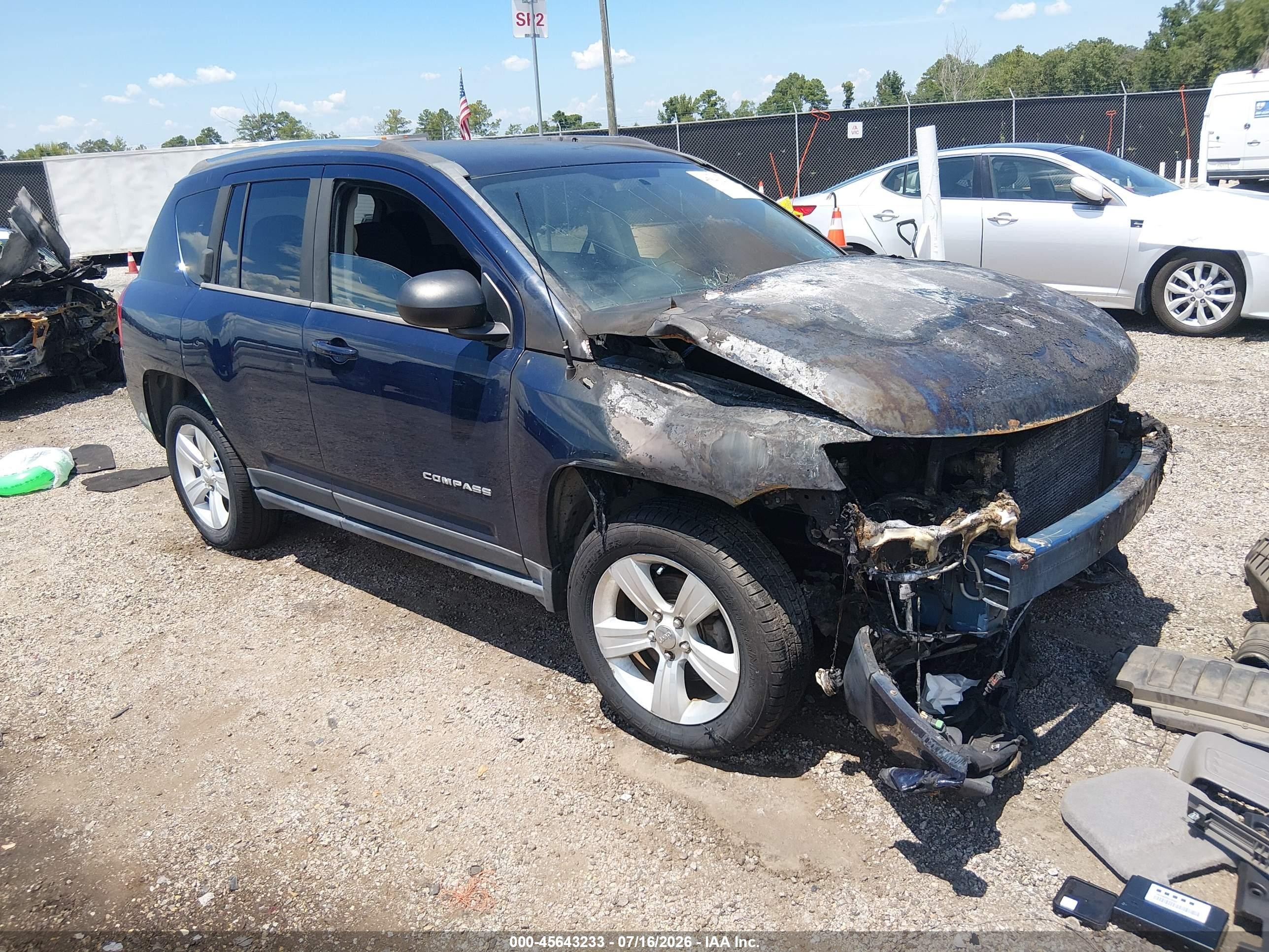 2013 Jeep Compass Latitude Blue vin: 1C4NJCEA2DD276507