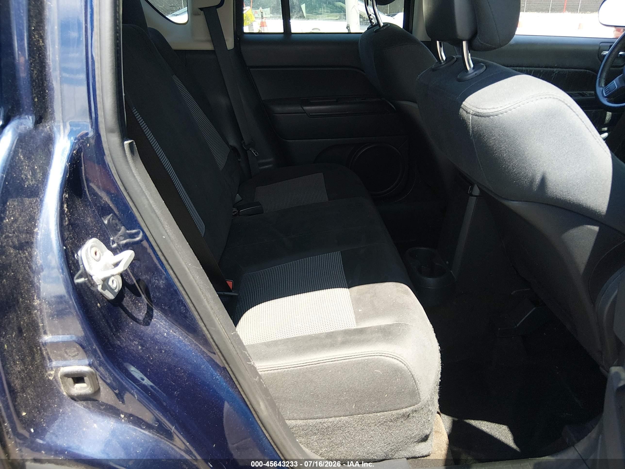 2013 Jeep Compass Latitude Blue vin: 1C4NJCEA2DD276507