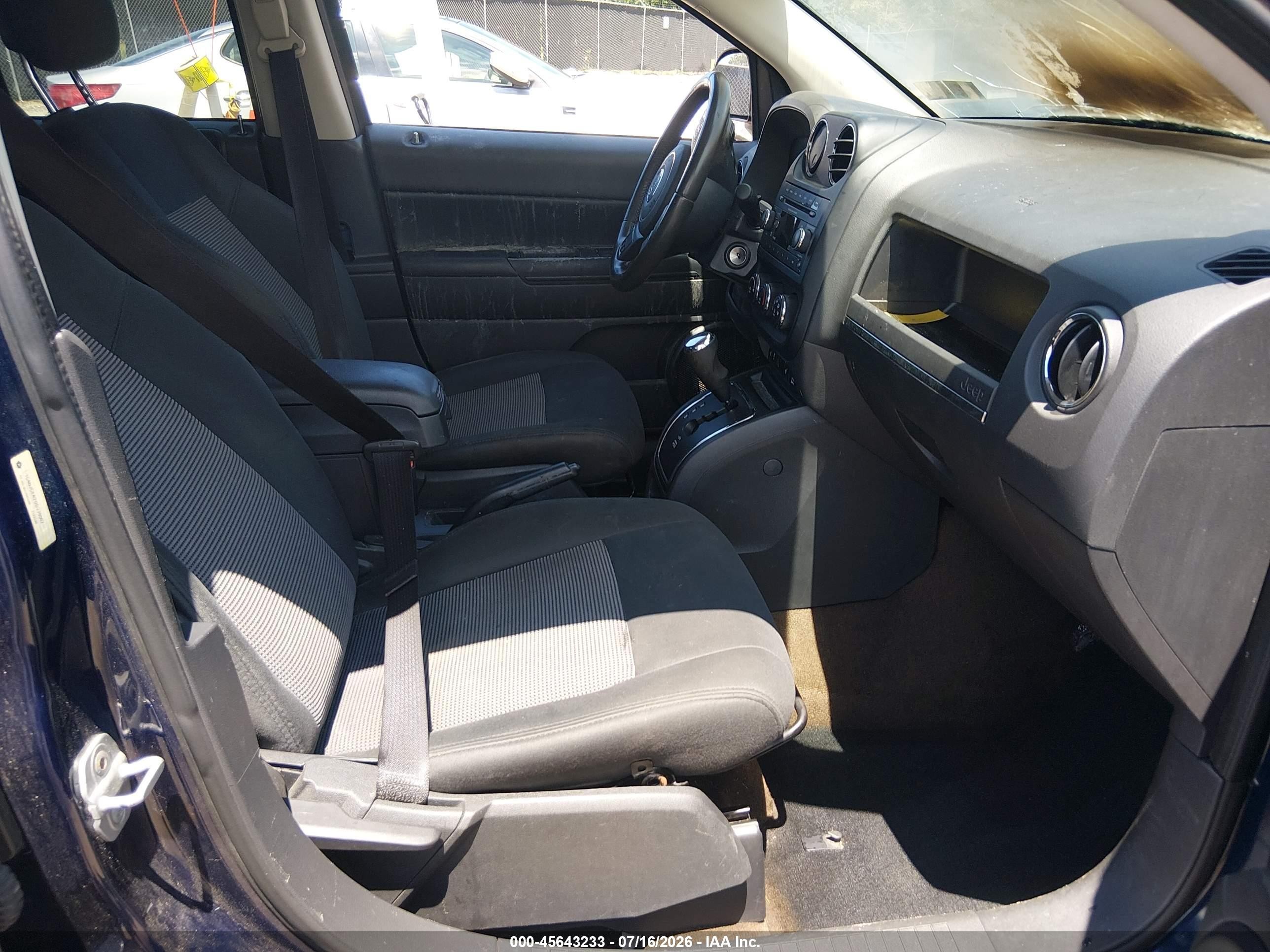 2013 Jeep Compass Latitude Blue vin: 1C4NJCEA2DD276507