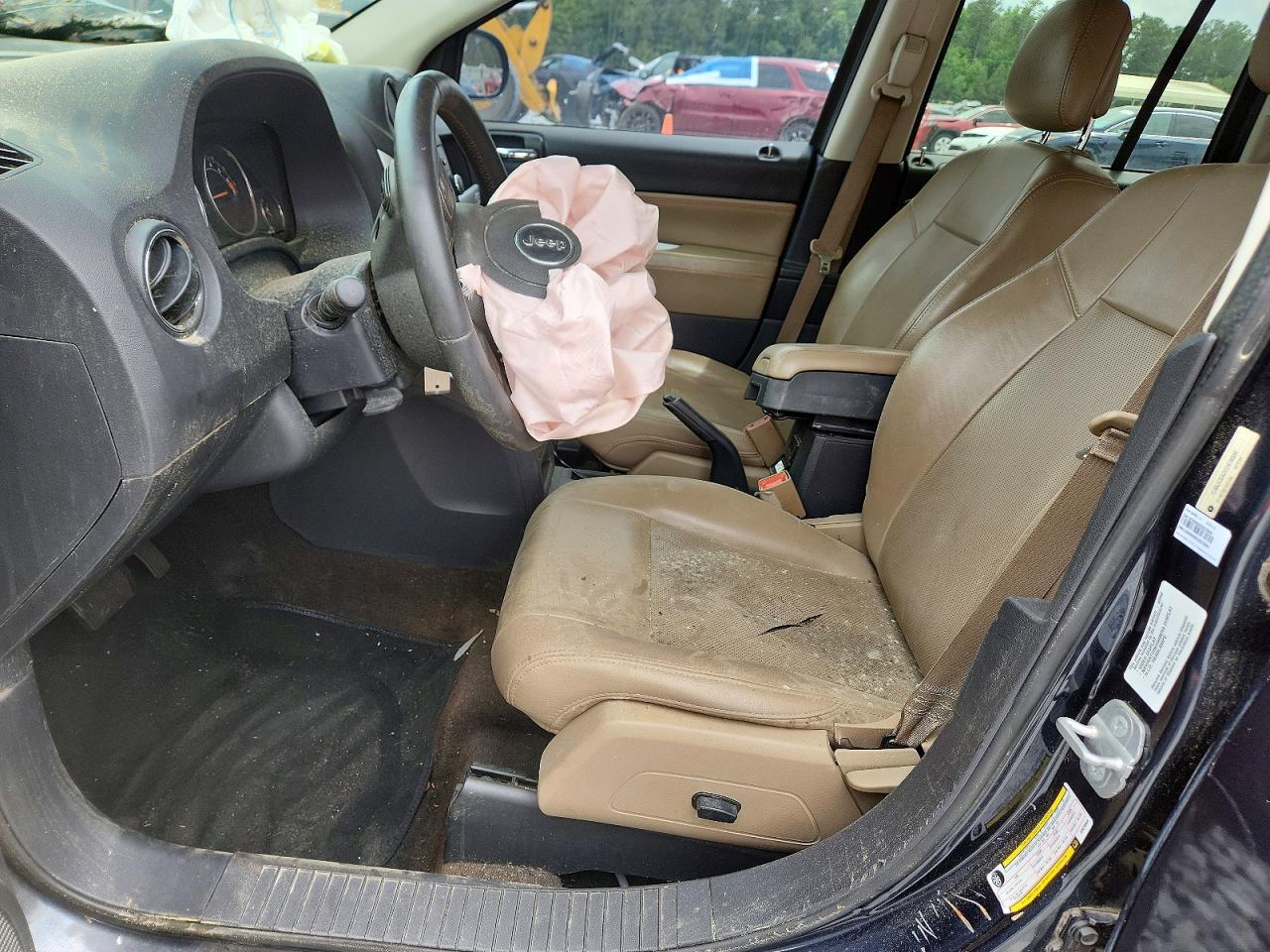 2014 Jeep Compass Latitude Gray vin: 1C4NJCEA2ED678559