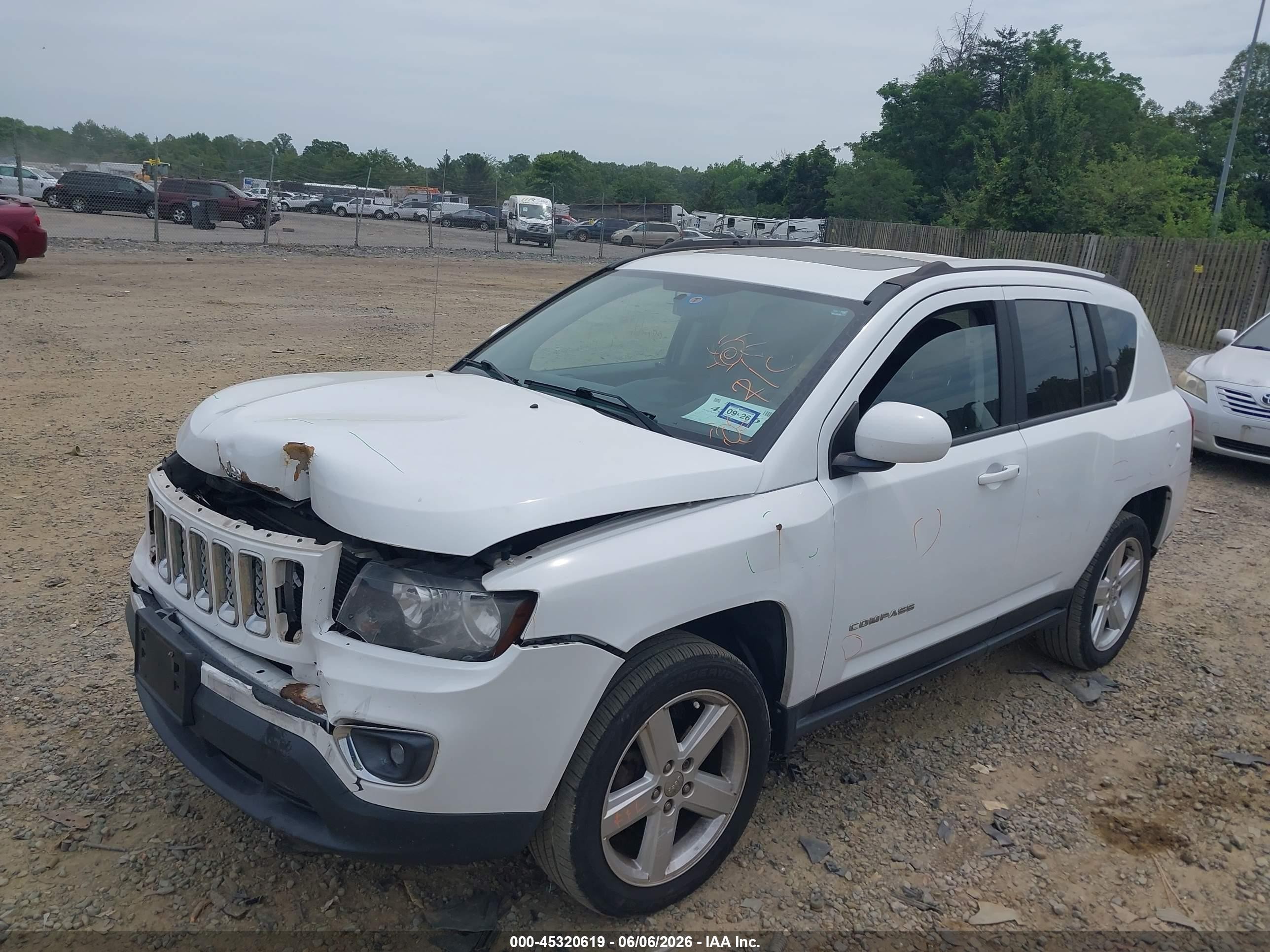 2014 Jeep Compass High Altitude White vin: 1C4NJCEA2ED757701