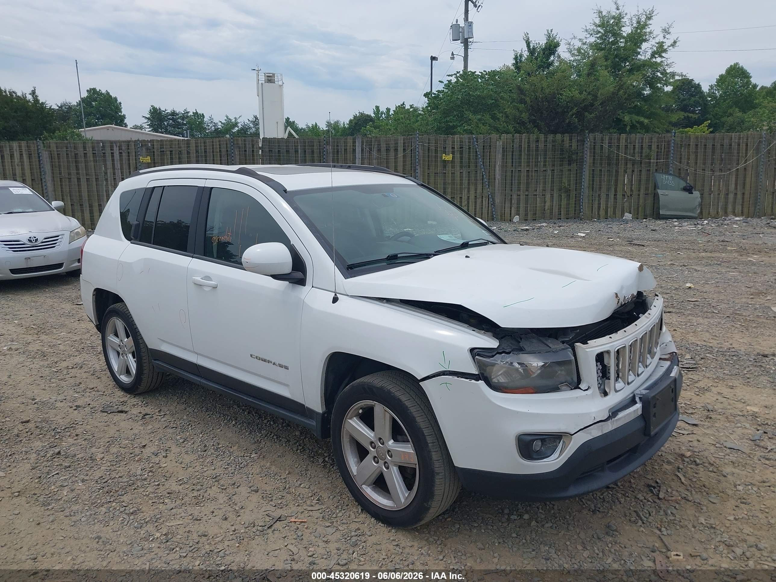 2014 Jeep Compass High Altitude White vin: 1C4NJCEA2ED757701