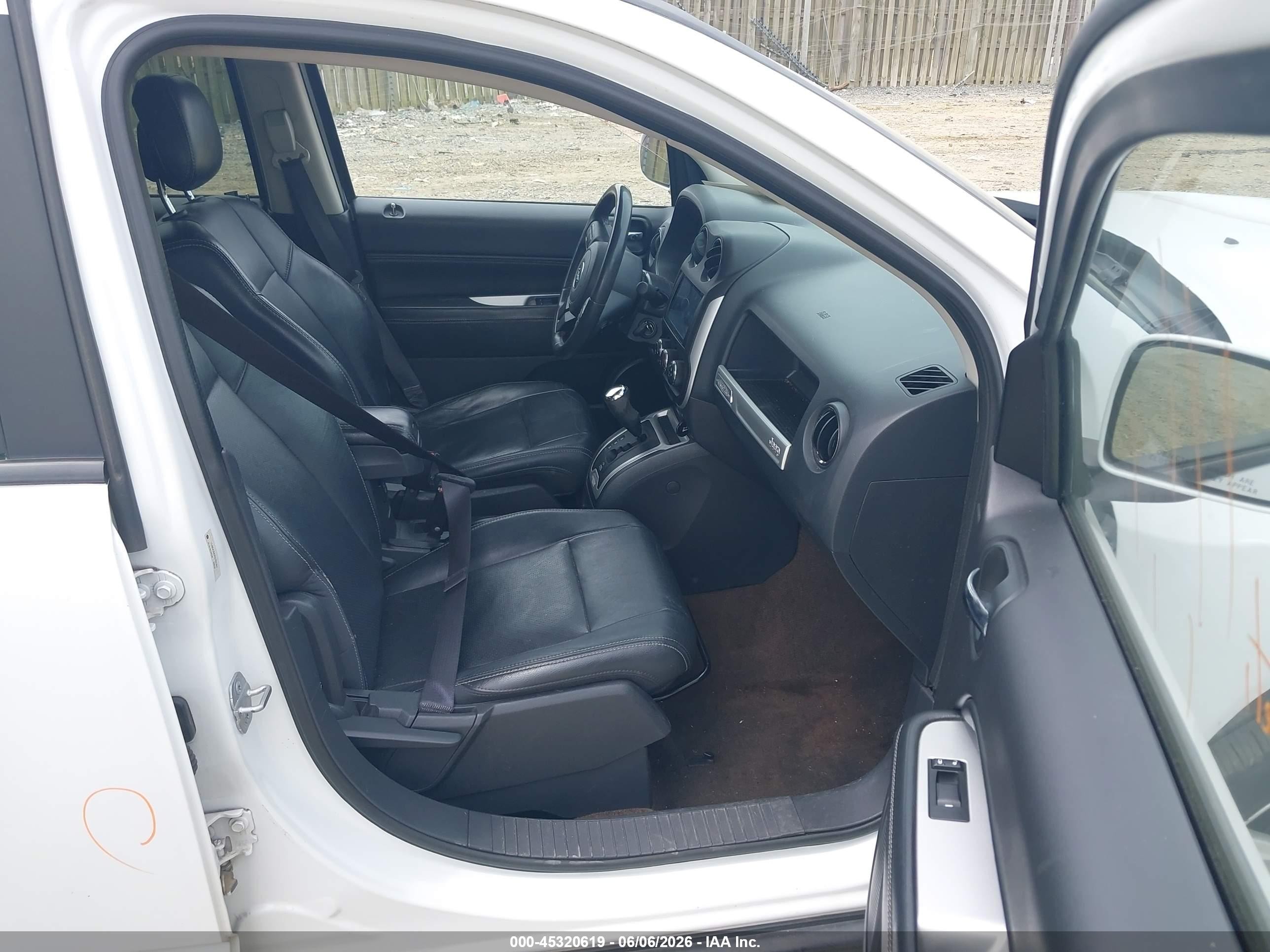 2014 Jeep Compass High Altitude White vin: 1C4NJCEA2ED757701