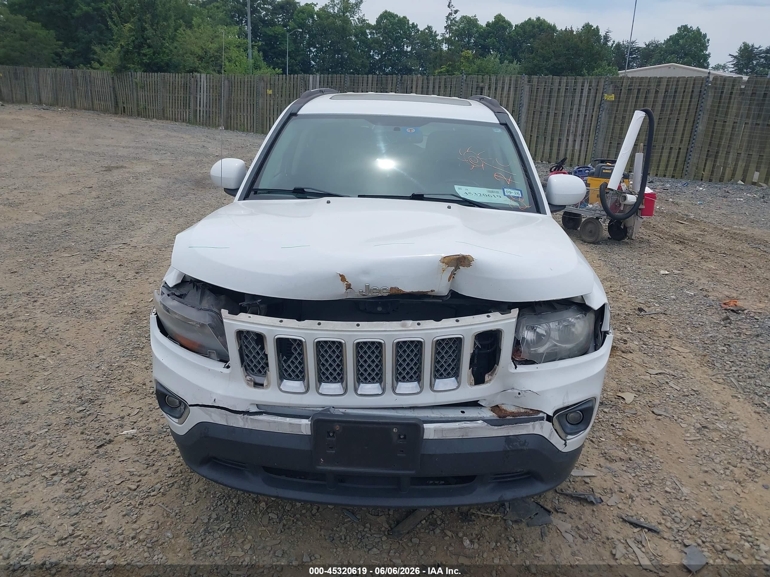 2014 Jeep Compass High Altitude White vin: 1C4NJCEA2ED757701