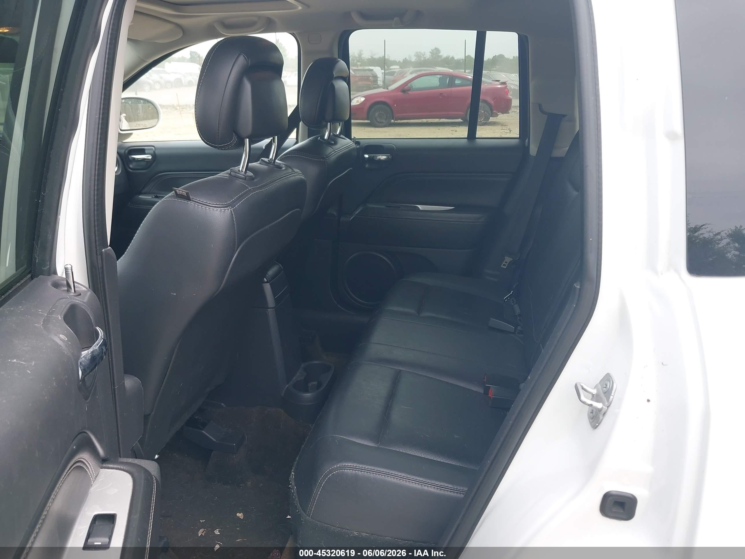 2014 Jeep Compass High Altitude White vin: 1C4NJCEA2ED757701