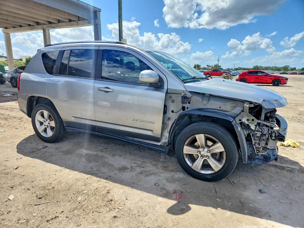 2015 Jeep Compass Latitude Silver vin: 1C4NJCEA2FD110717