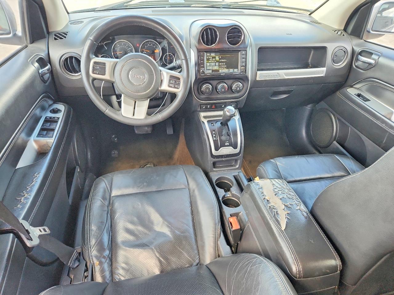2015 Jeep Compass Latitude Silver vin: 1C4NJCEA2FD110717
