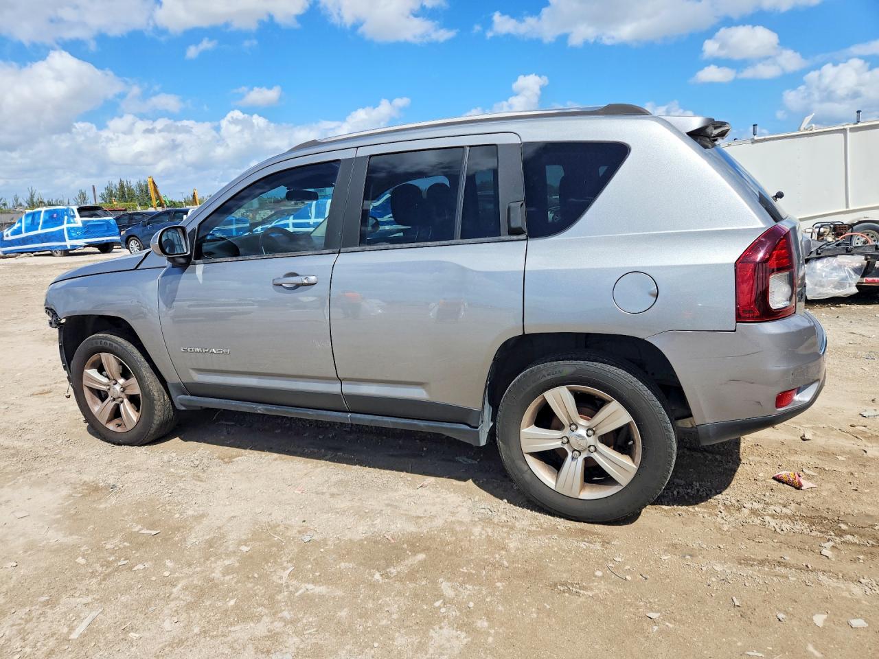 2015 Jeep Compass Latitude Silver vin: 1C4NJCEA2FD110717