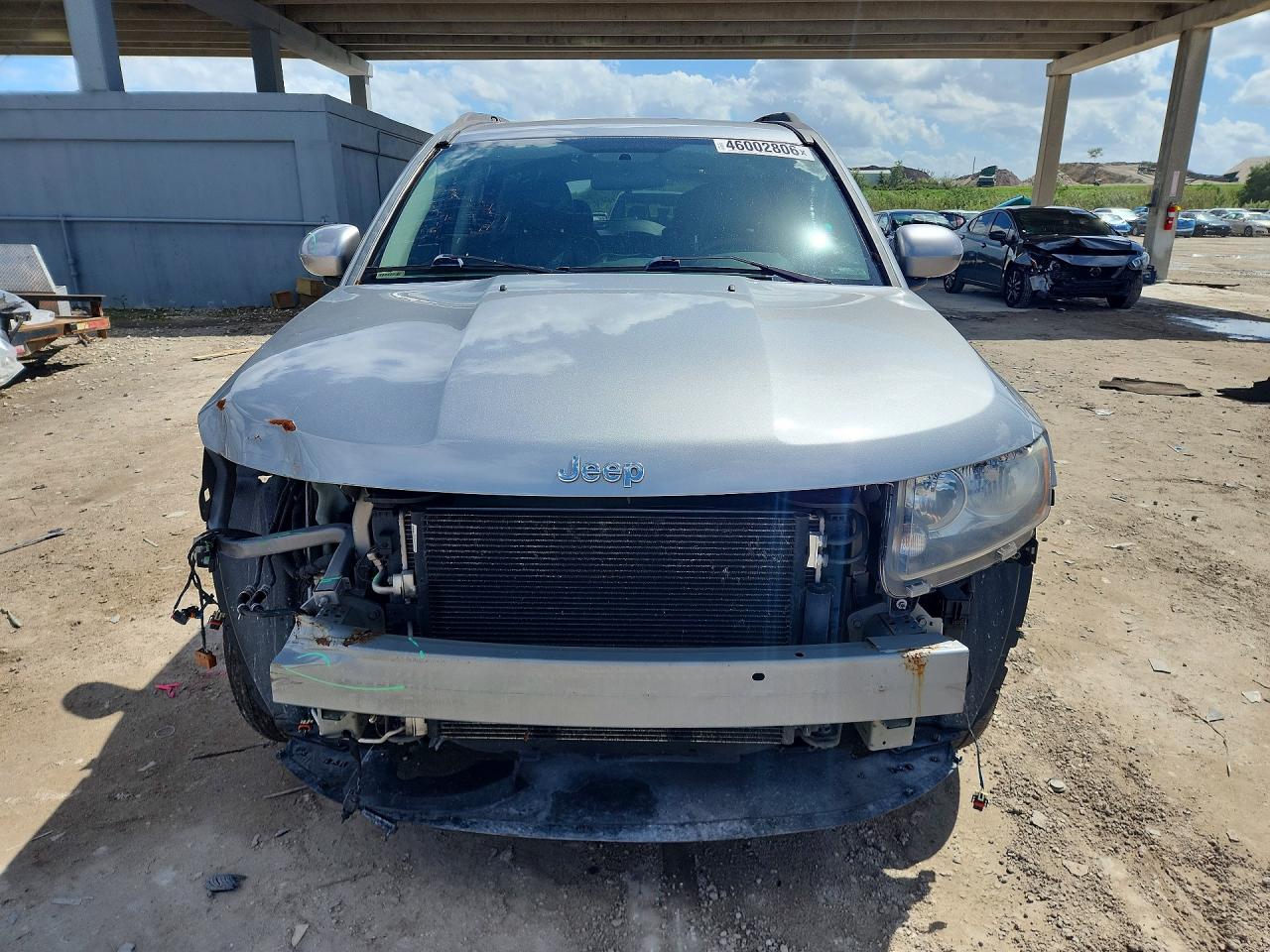 2015 Jeep Compass Latitude Silver vin: 1C4NJCEA2FD110717