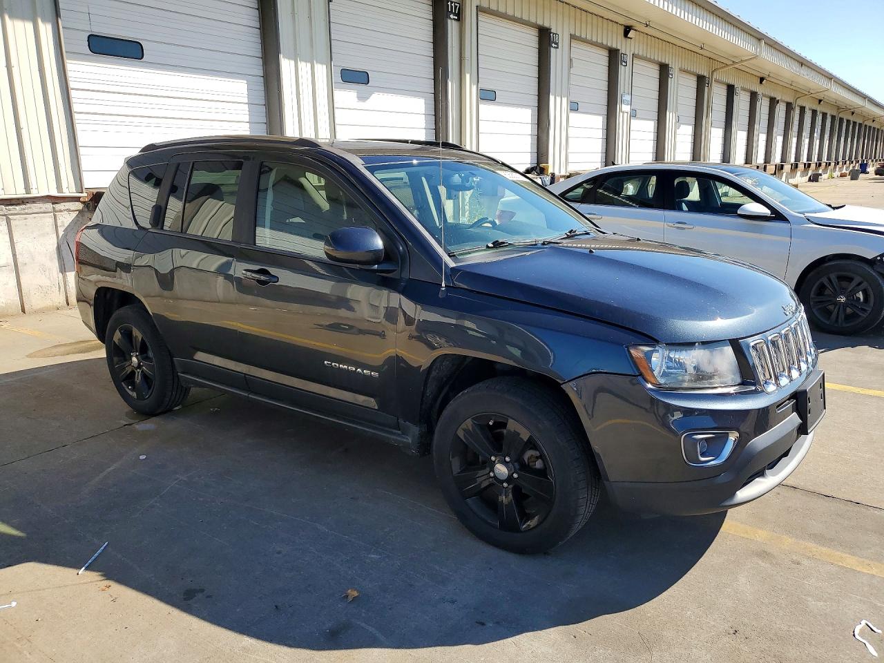 2015 Jeep Compass Latitude Gray vin: 1C4NJCEA2FD111205