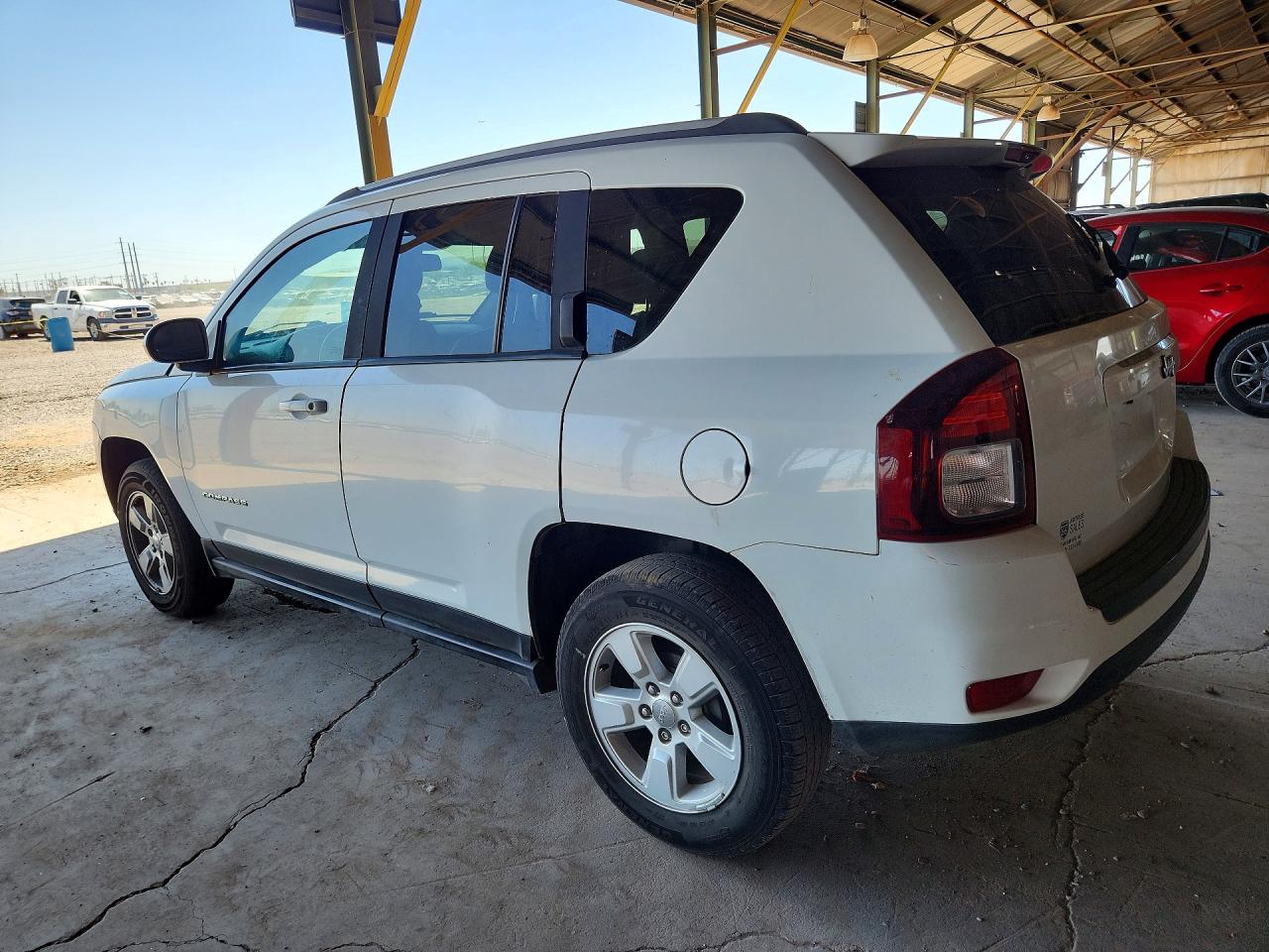 2016 Jeep Compass Latitude Белый vin: 1C4NJCEA2GD769589