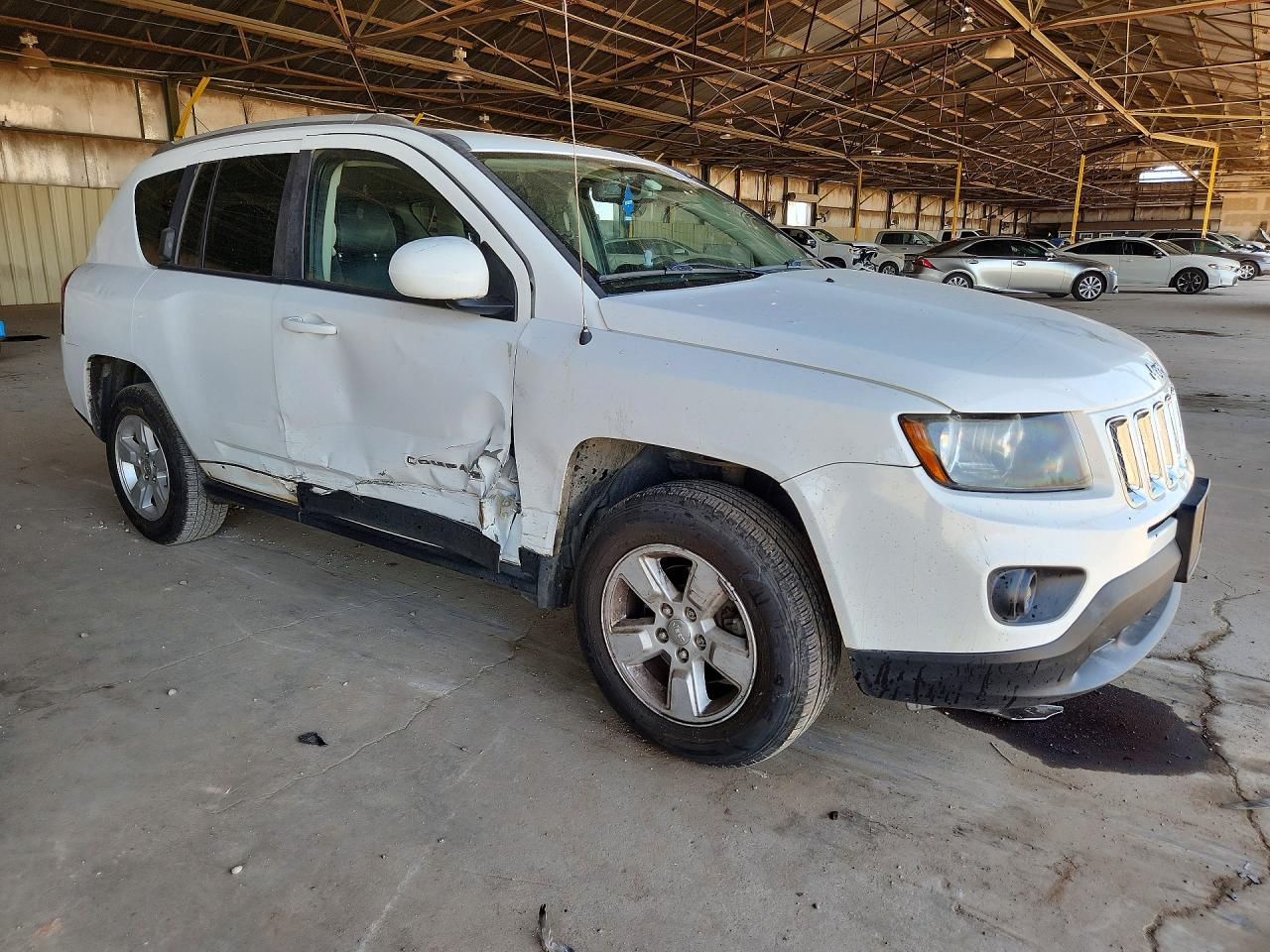 2016 Jeep Compass Latitude Белый vin: 1C4NJCEA2GD769589