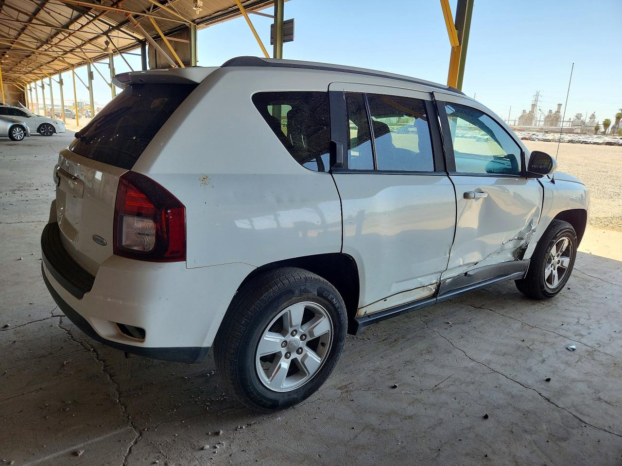 2016 Jeep Compass Latitude Белый vin: 1C4NJCEA2GD769589