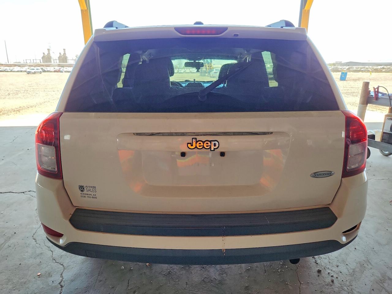 2016 Jeep Compass Latitude Белый vin: 1C4NJCEA2GD769589