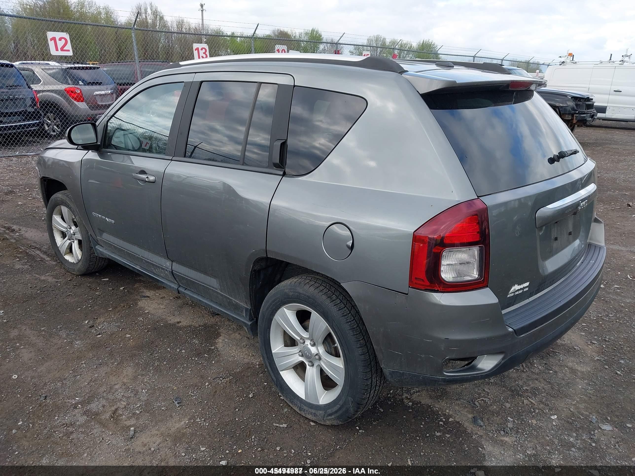 2014 Jeep Compass Latitude Gray vin: 1C4NJCEA3ED604275