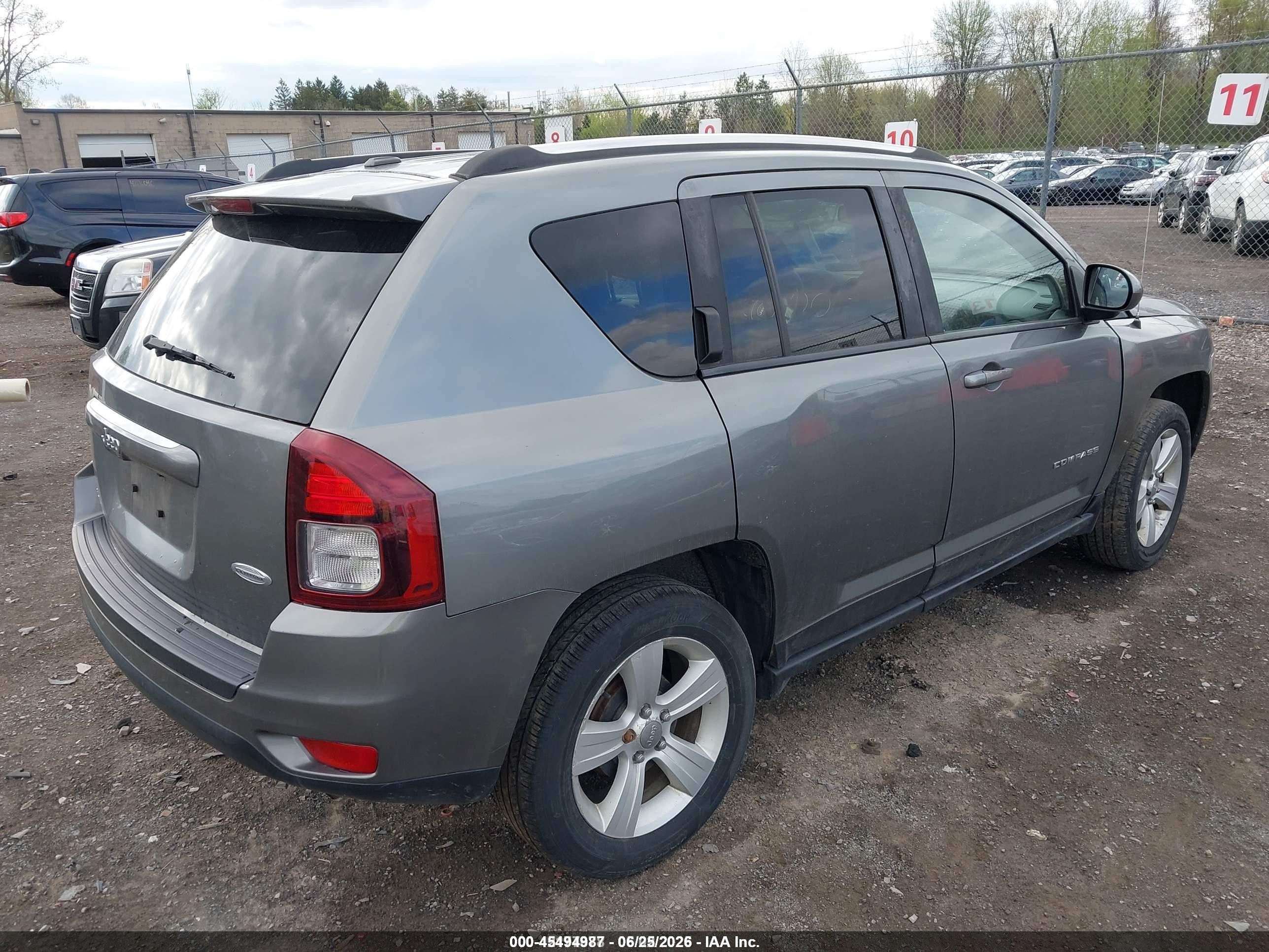 2014 Jeep Compass Latitude Gray vin: 1C4NJCEA3ED604275