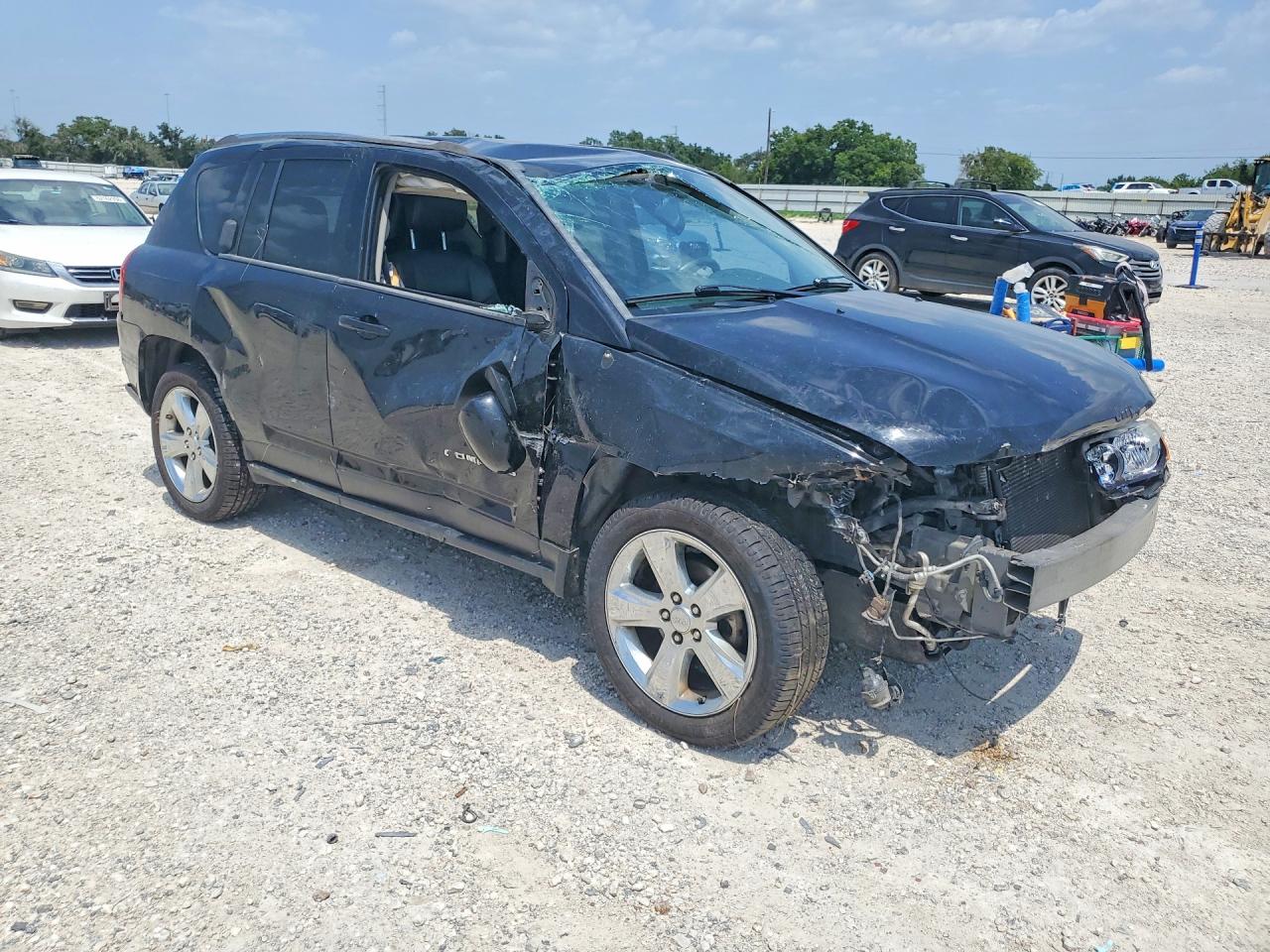 2014 Jeep Compass Latitude Черный vin: 1C4NJCEA3ED648373