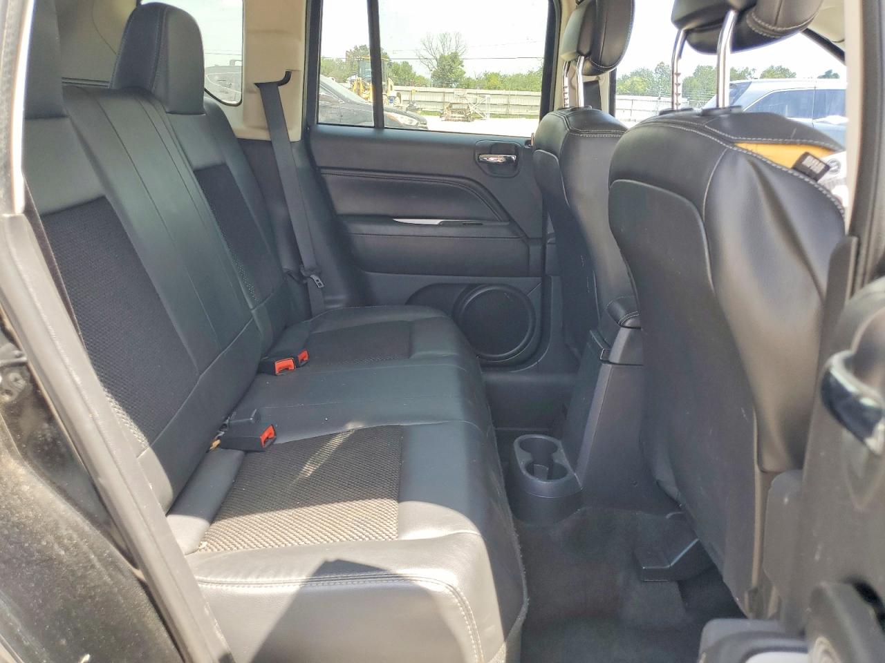 2014 Jeep Compass Latitude Черный vin: 1C4NJCEA3ED648373