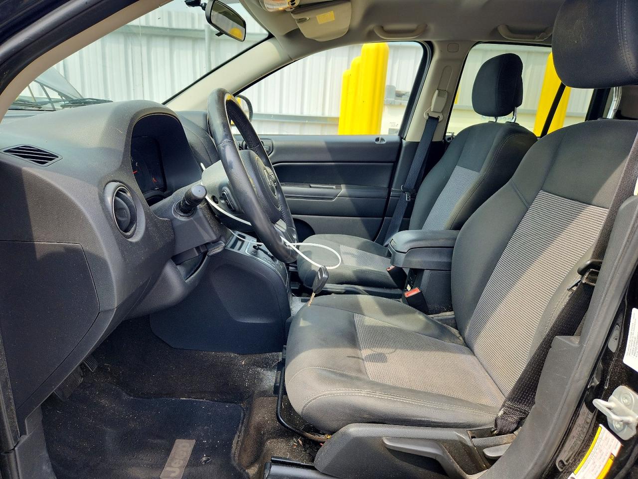 2013 Jeep Compass Latitude Черный vin: 1C4NJCEA4DD208449