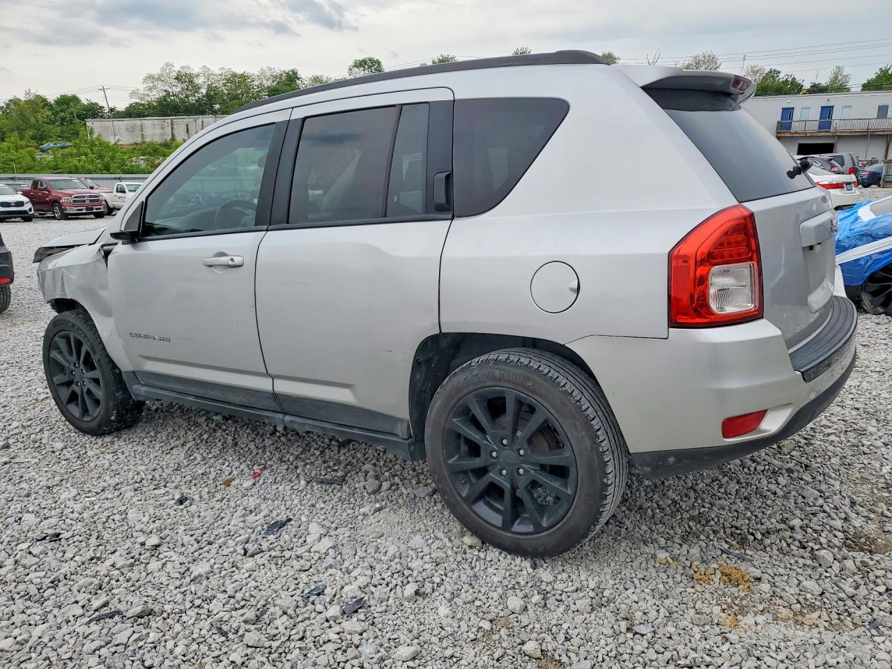 2013 Jeep Compass Latitude Silver vin: 1C4NJCEA4DD218480