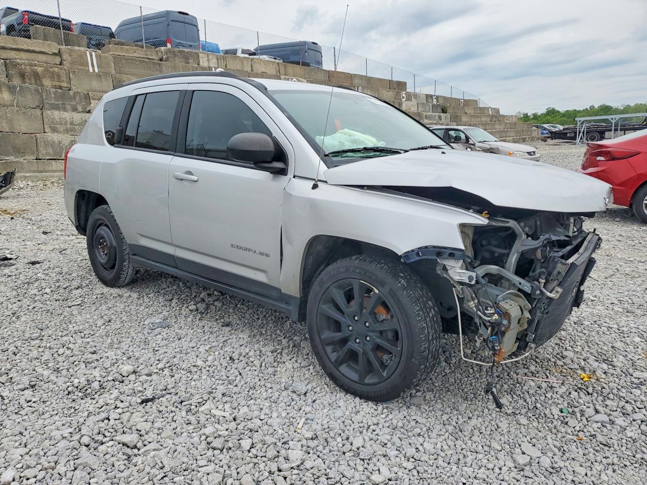 2013 Jeep Compass Latitude Silver vin: 1C4NJCEA4DD218480