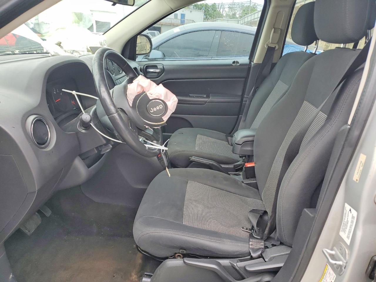 2013 Jeep Compass Latitude Silver vin: 1C4NJCEA4DD218480