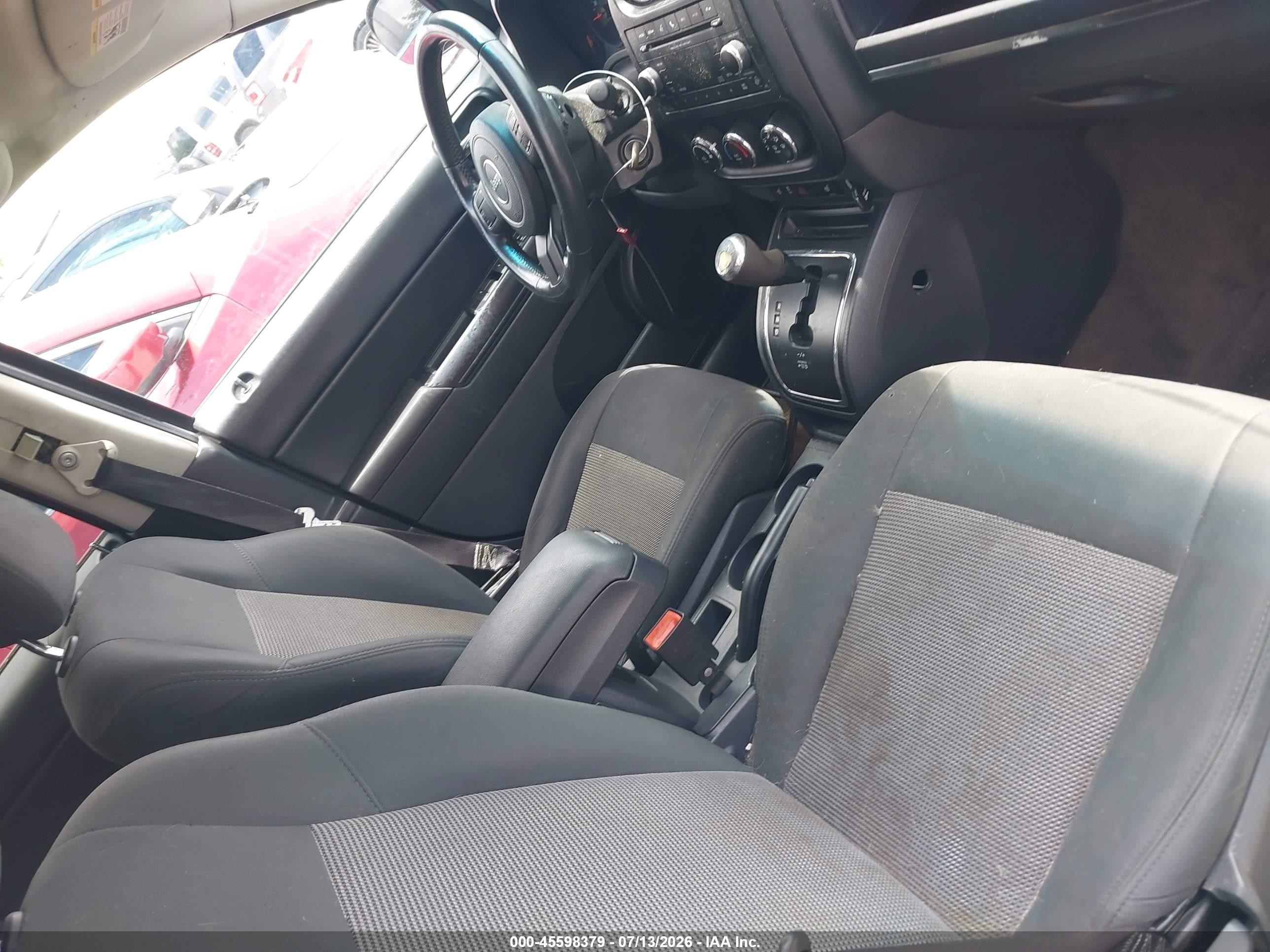 2013 Jeep Compass Latitude Белый vin: 1C4NJCEA4DD250961