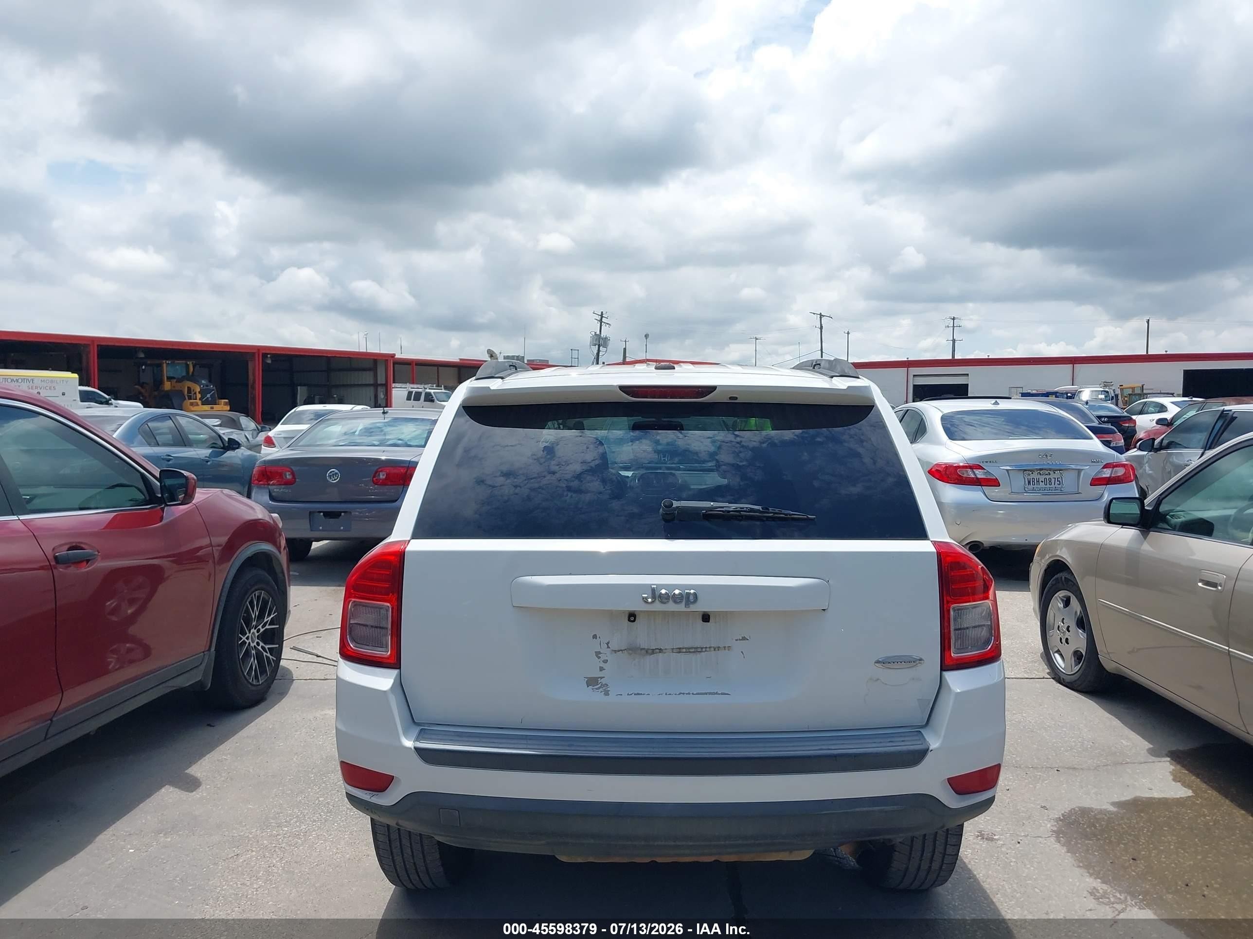 2013 Jeep Compass Latitude Белый vin: 1C4NJCEA4DD250961