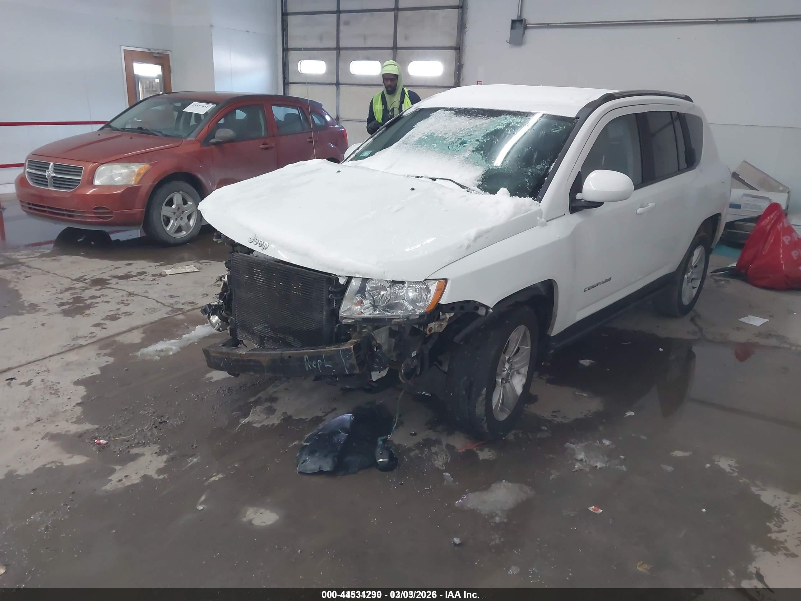 2014 Jeep Compass Latitude White vin: 1C4NJCEA4ED503293