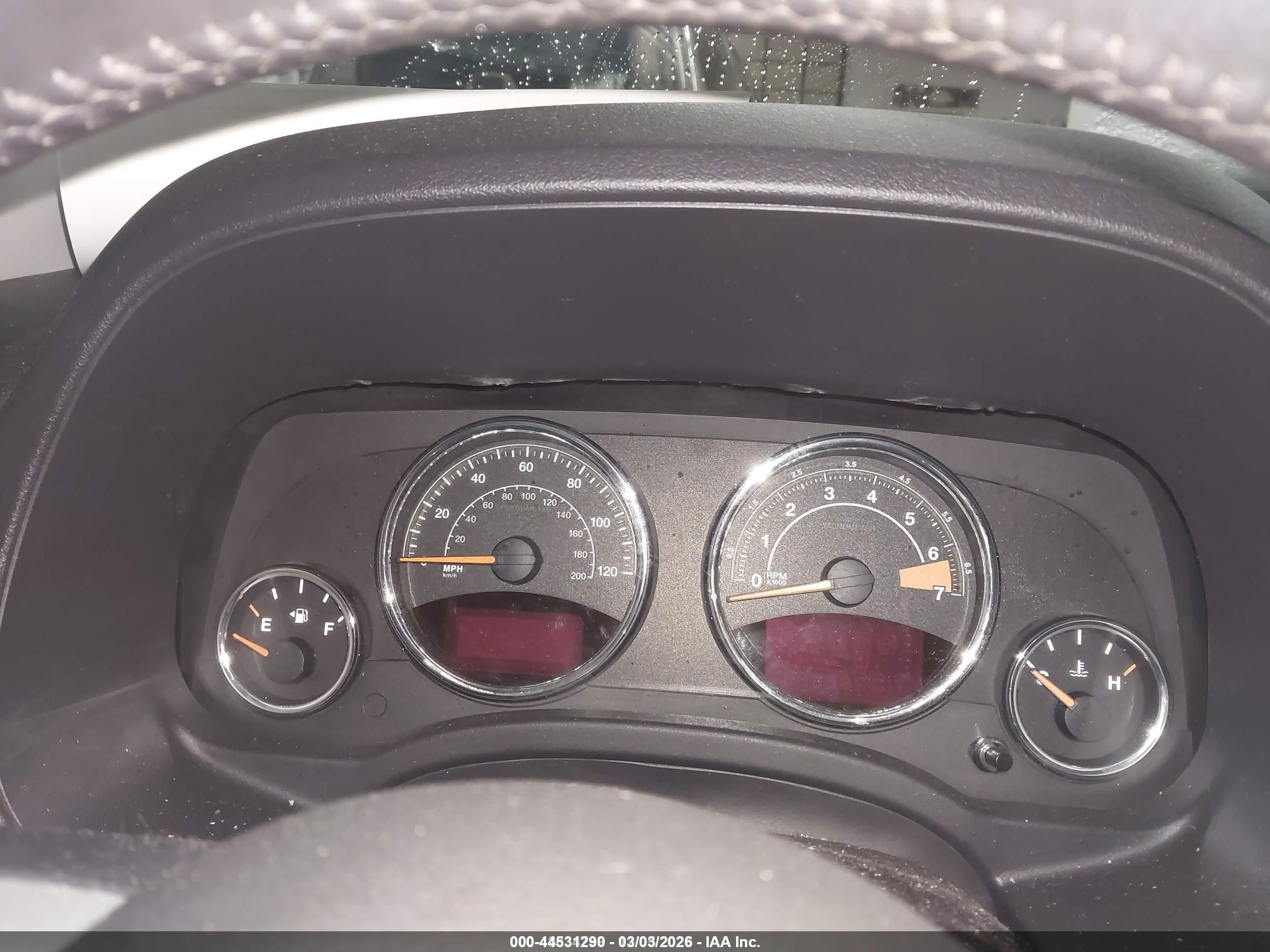 2014 Jeep Compass Latitude White vin: 1C4NJCEA4ED503293