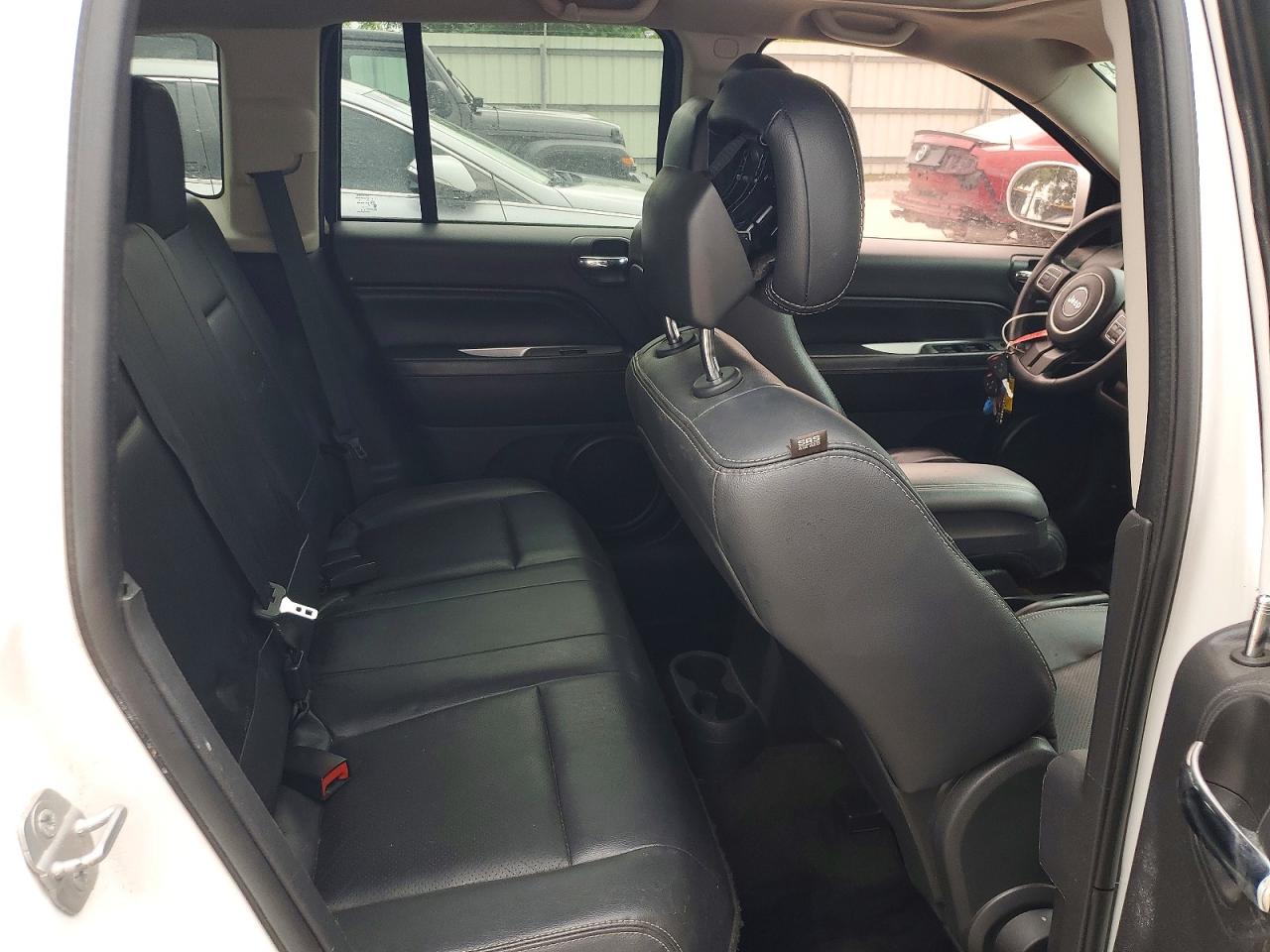 2014 Jeep Compass Latitude Белый vin: 1C4NJCEA5ED821388