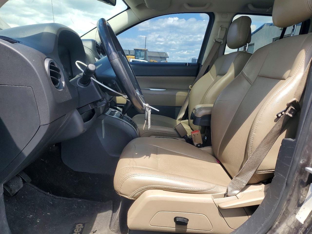 2015 Jeep Compass Latitude Серый vin: 1C4NJCEA6FD185954