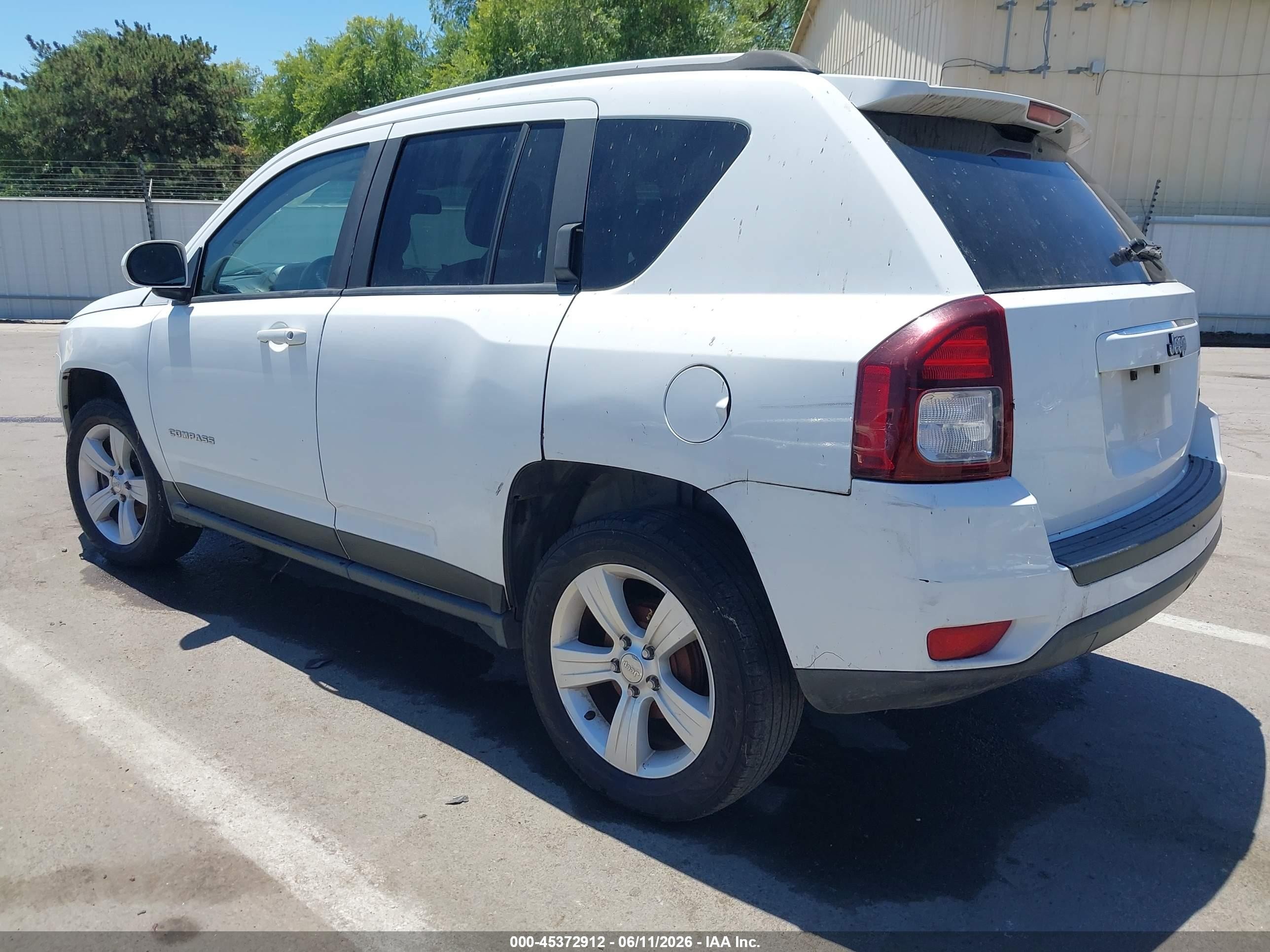 2016 Jeep Compass Latitude Белый vin: 1C4NJCEA6GD614978