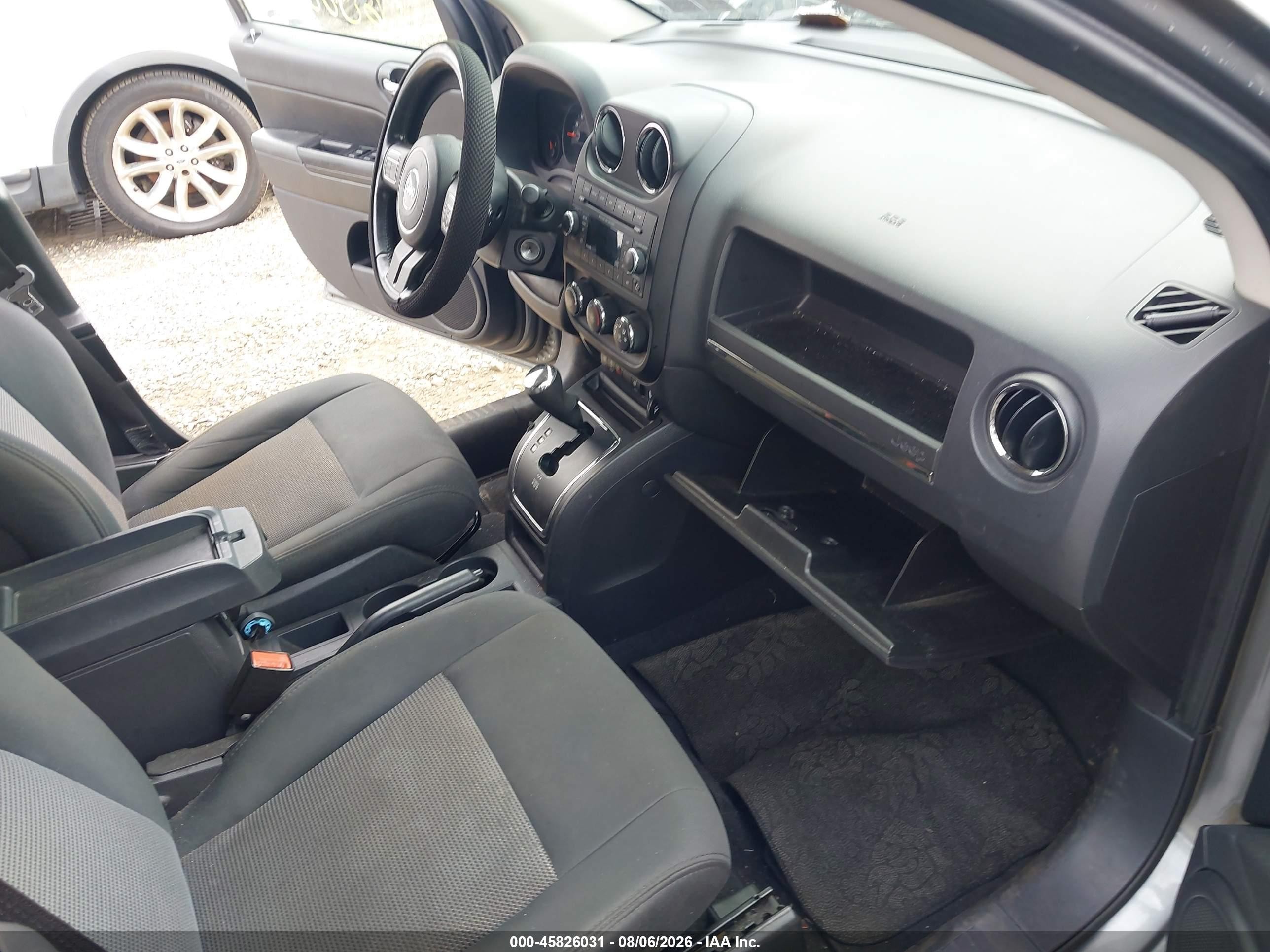 2012 Jeep Compass Latitude Gray vin: 1C4NJCEA7CD589681