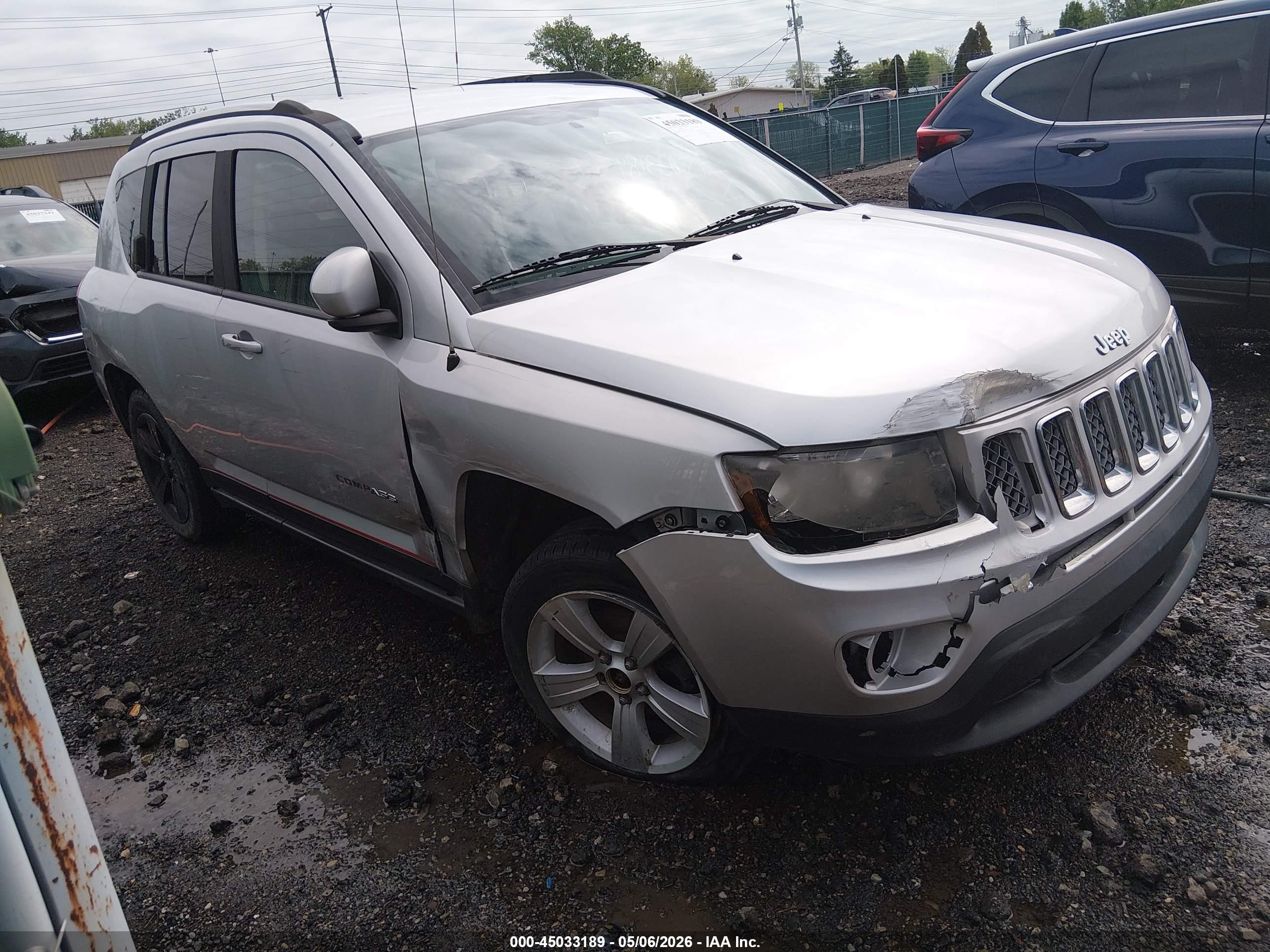 2014 Jeep Compass Latitude Gray vin: 1C4NJCEA7ED538054