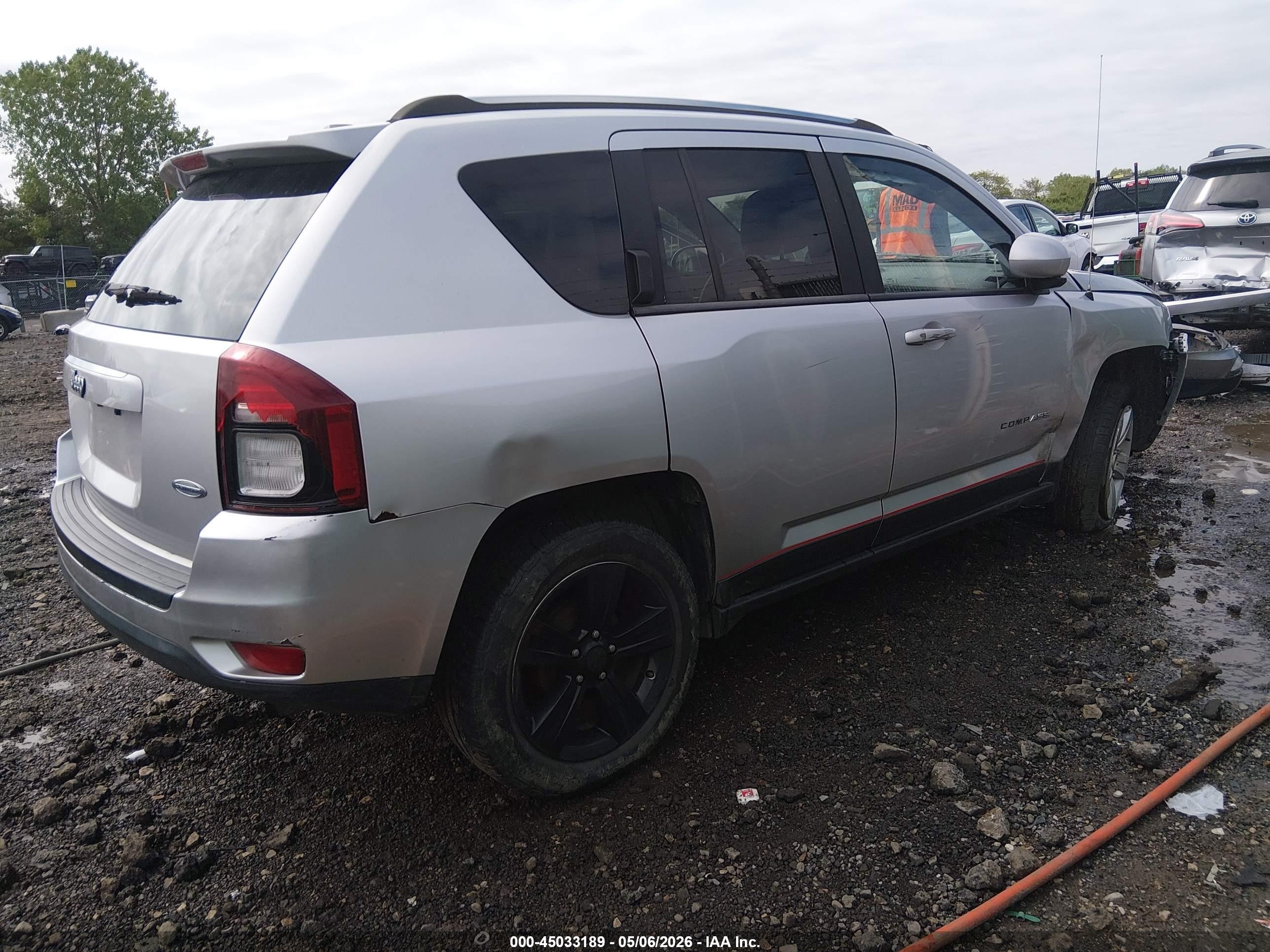 2014 Jeep Compass Latitude Gray vin: 1C4NJCEA7ED538054