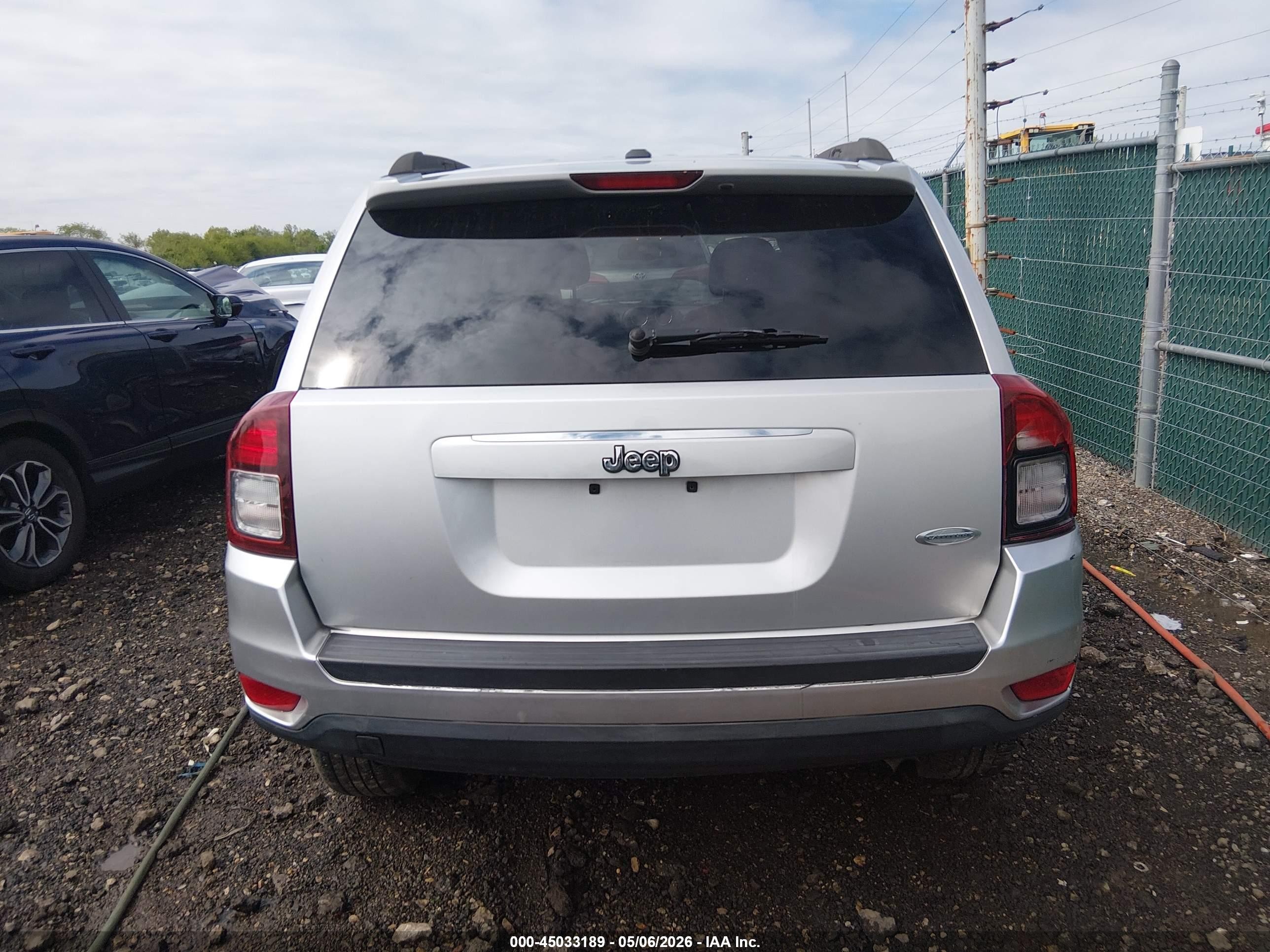 2014 Jeep Compass Latitude Gray vin: 1C4NJCEA7ED538054