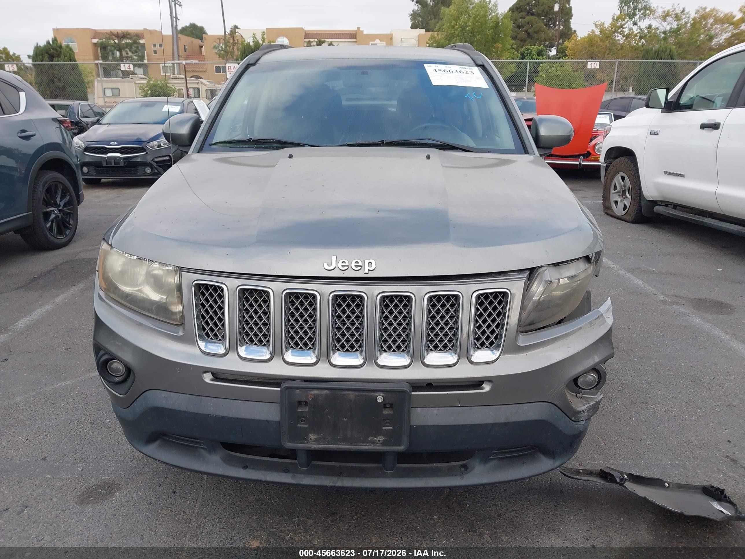 2014 Jeep Compass Latitude Gray vin: 1C4NJCEA7ED562922